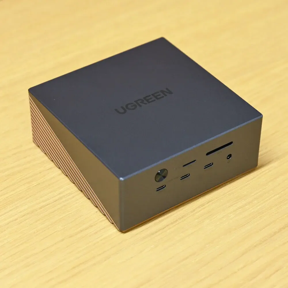 UGREEN Maxidok 17-in-1 Thunderbolt5 ドッキングステーションを