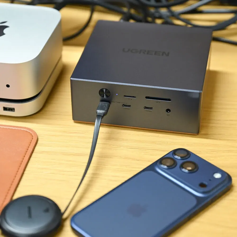 UGREEN Maxidok 17-in-1 Thunderbolt5 ドッキングステーションを