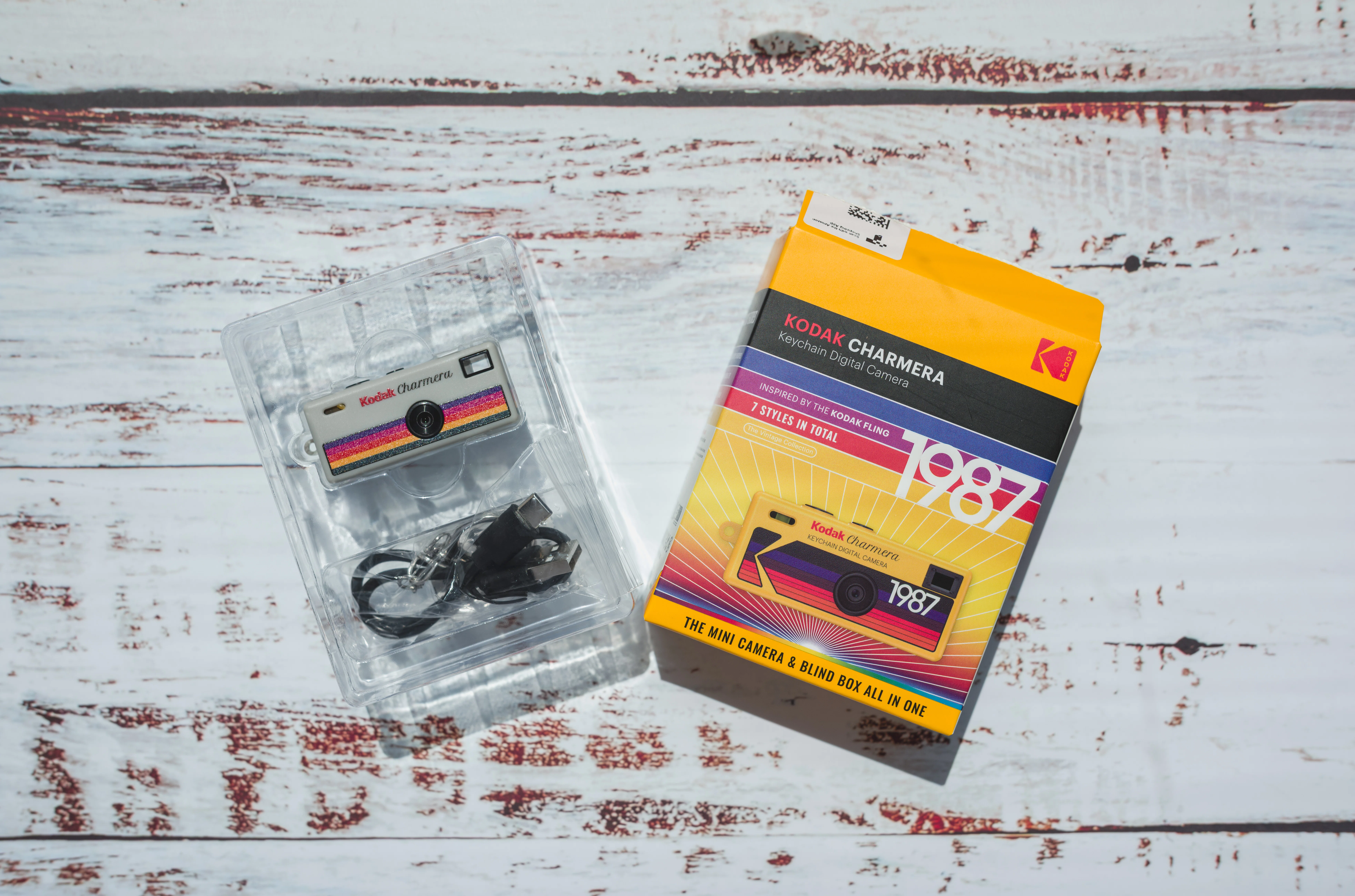 Kodak Charmera キーチェーンデジタルカメラ 星野源 新品未使用】KODAK CHARMERA 1987 星野源 TYPE 04 ホワイト ＃A1279