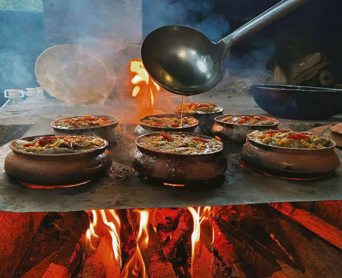 ドールオン名物の魚の土鍋煮 cá kho tộ