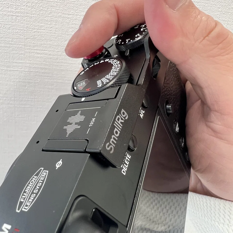 thumbs up サムレスト　カメラアクセサリー　ブラック Thumbs Upに「ライカCL」用が登場 - デジカメ Watch