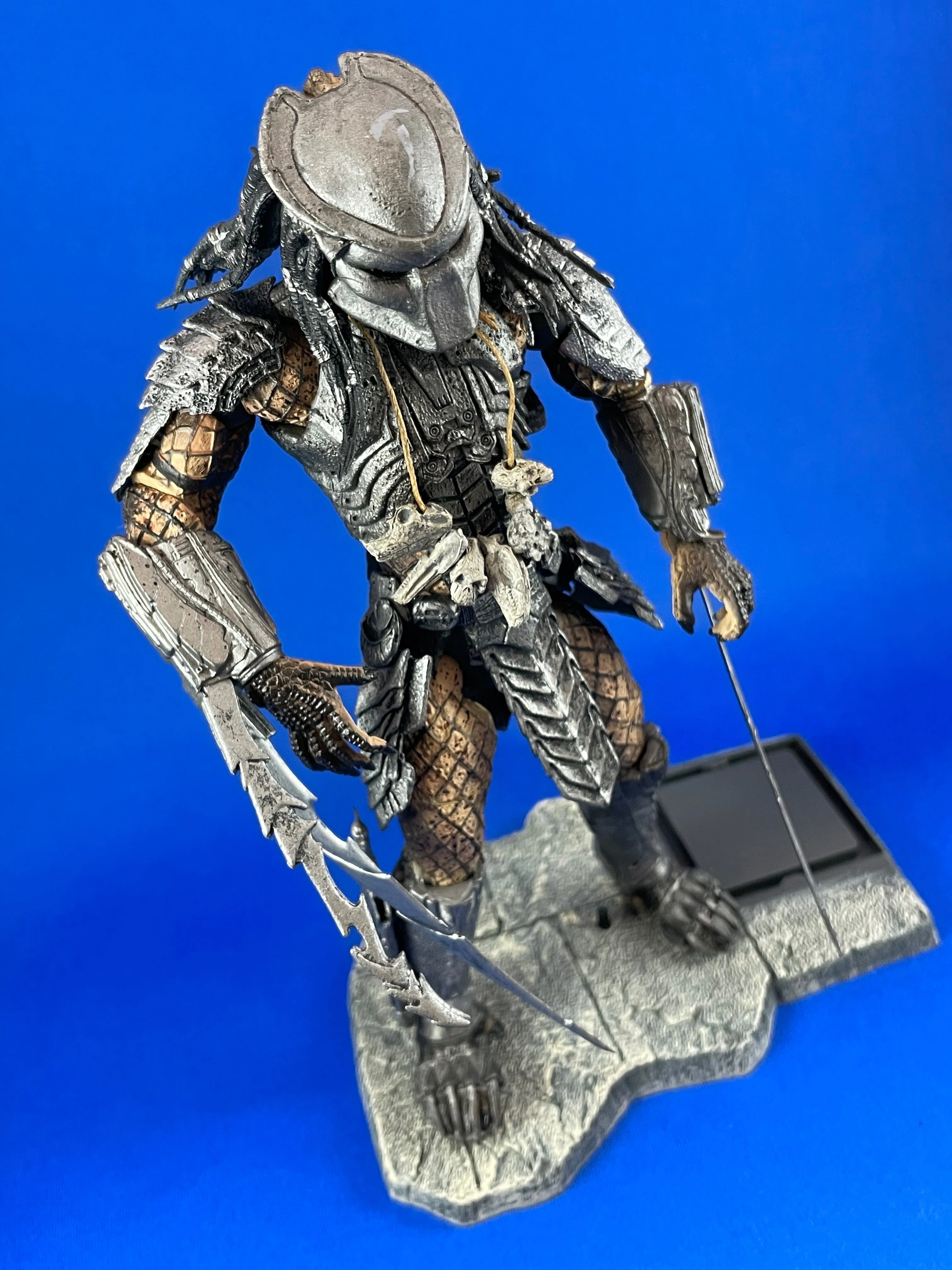 NECAだけじゃない！7インチのプレデター】McFarlane Toys AVP 