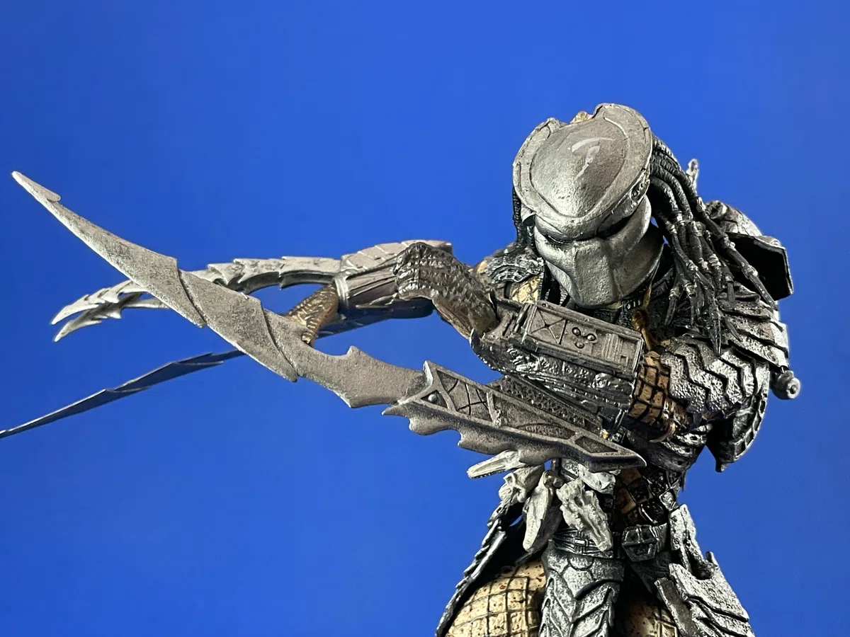 NECAだけじゃない！7インチのプレデター】McFarlane Toys AVP 