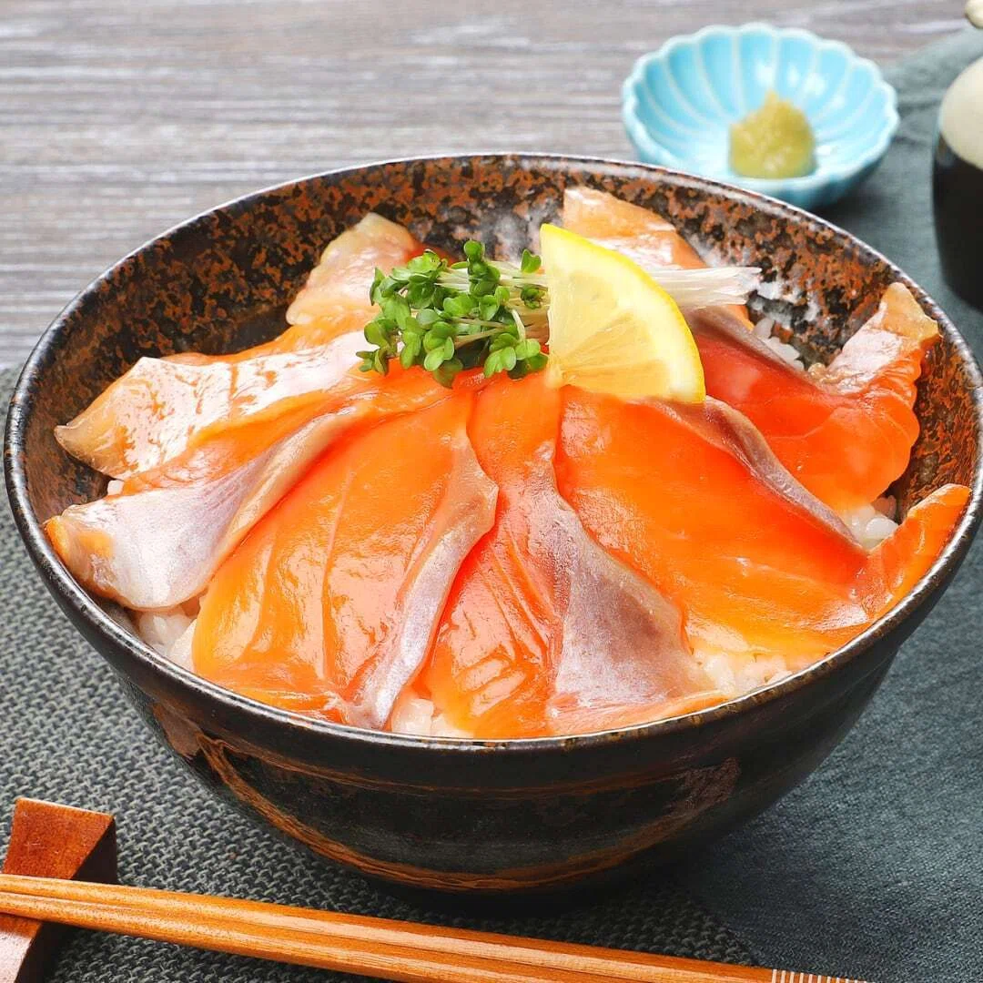 プチ贅沢な逸品✨流水解凍5分で本格海鮮丼🐟海鮮丼10食セット🍚｜のべ