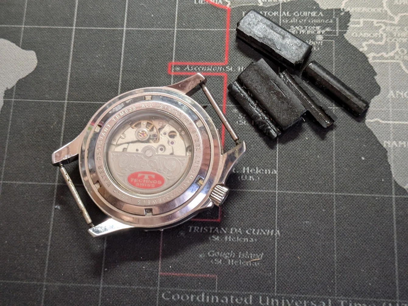 No.455 | Technos | TBM635 | 柔らかベルトで復活する時計｜とある猫好き