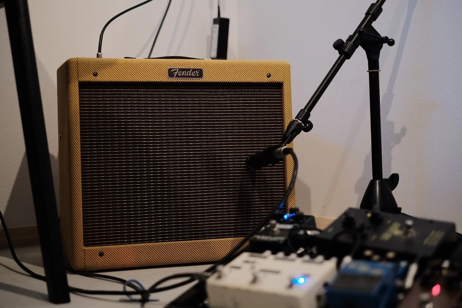 3.5畳の防音室で、僕が「Blues Junior Lacquered Tweed」を鳴らし