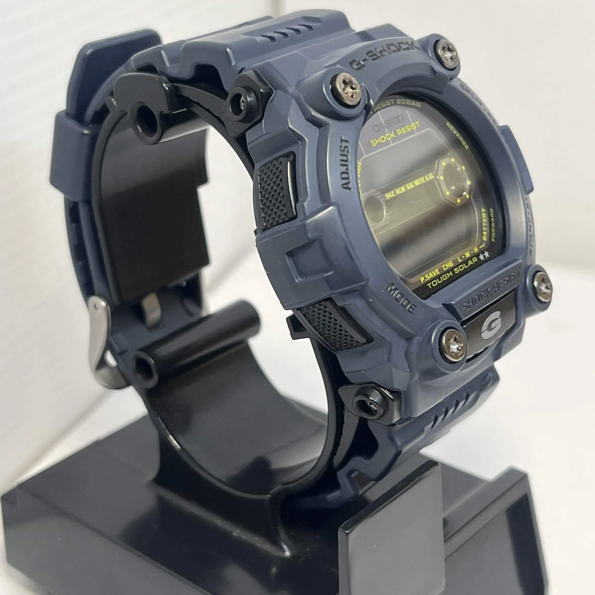 道具としてのG-SHOCK】無骨さと機能美の融合「GR-7900NV」レビュー
