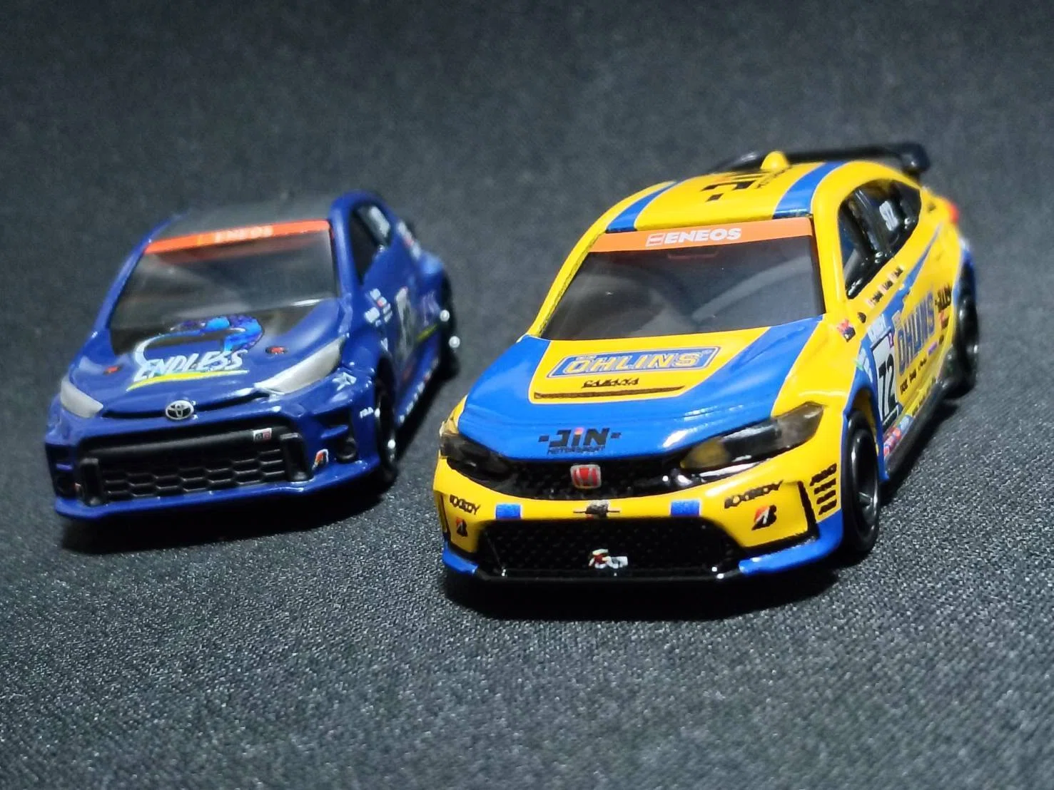 トミカサポルト特注 サポルト特注トミカ『ドライビングマジック×日本自動車大学校』OHLINS