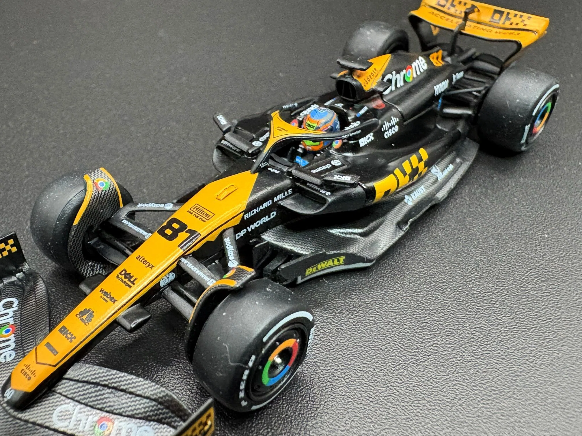MINI-GT 1/64 マクラーレン F1 MCL60 2023 3位入賞車 #81 日本
