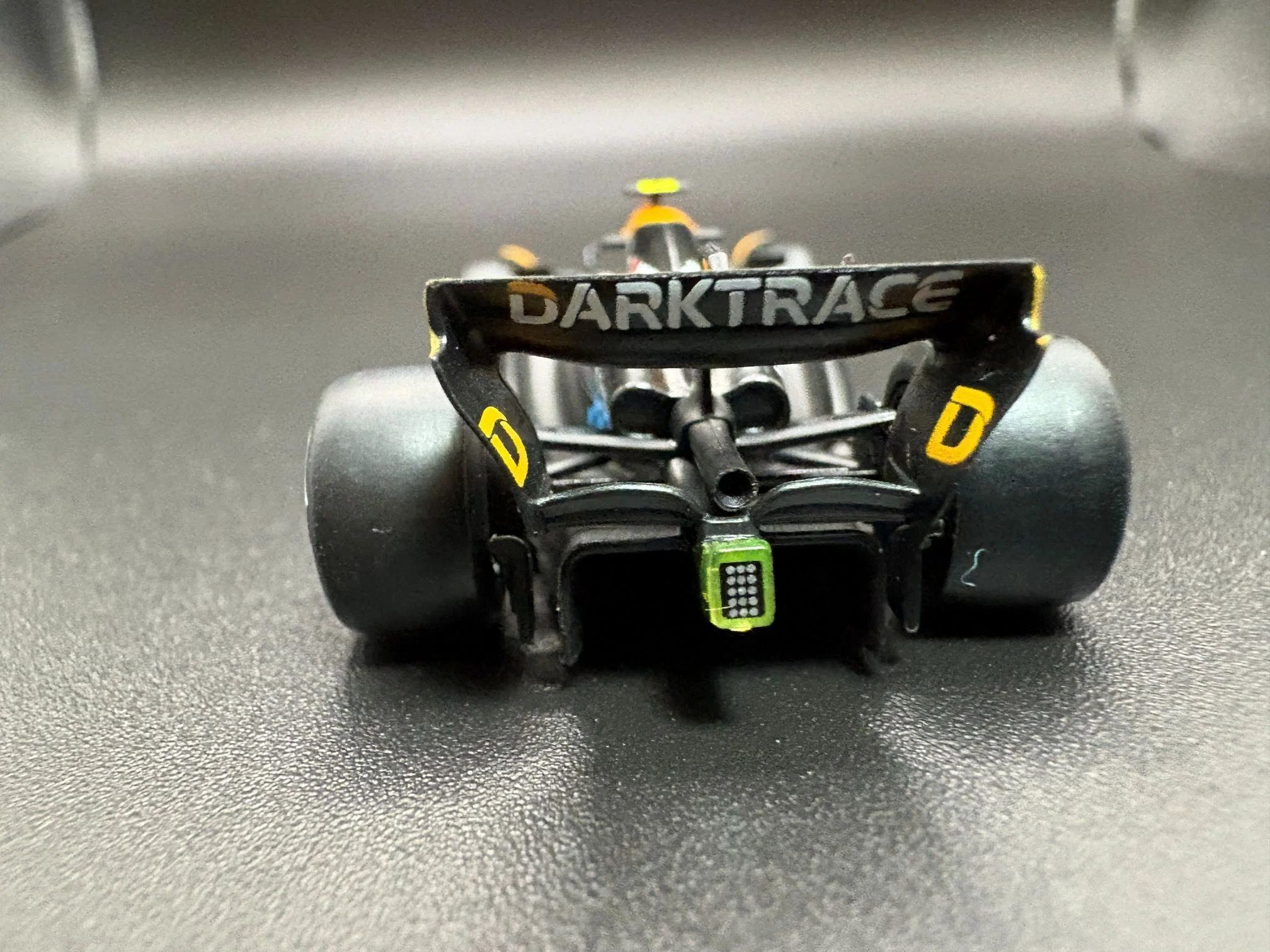 MINI-GT 1/64 マクラーレン F1 MCL60 2023 2位入賞車 #4 日本