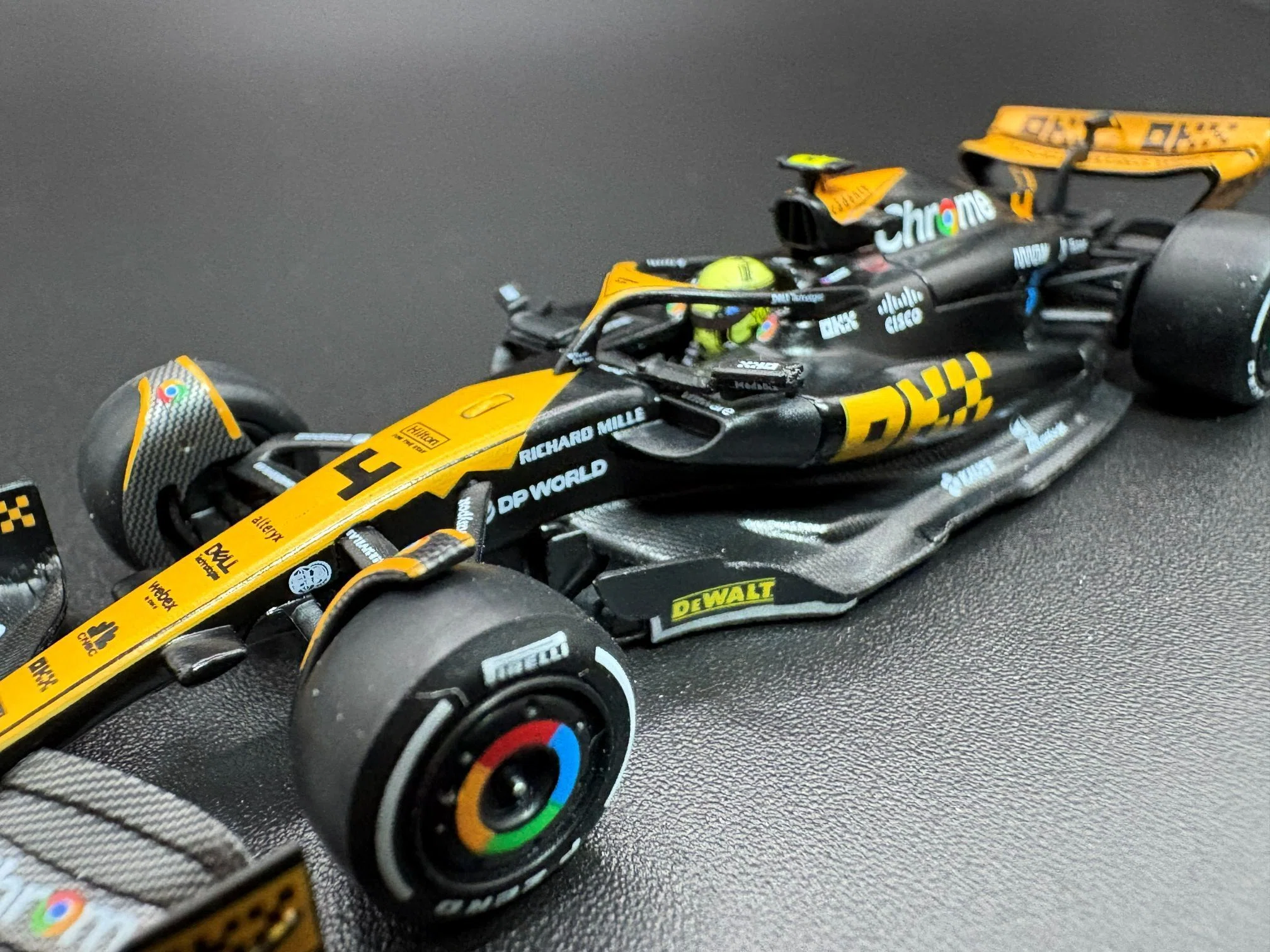 MINI-GT 1/64 マクラーレン F1 MCL60 2023 2位入賞車 #4 日本