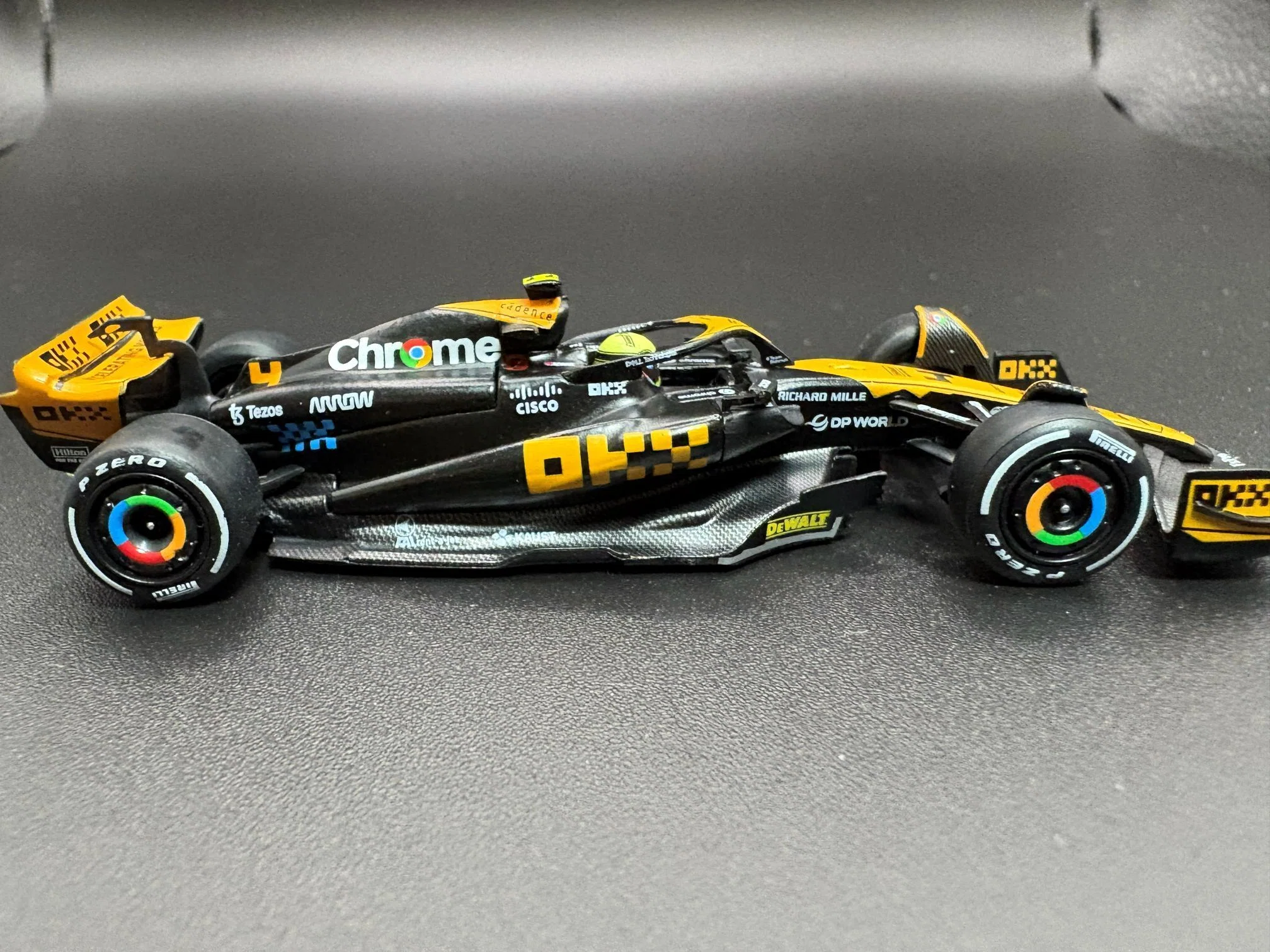 MINI-GT 1/64 マクラーレン F1 MCL60 2023 2位入賞車 #4 日本
