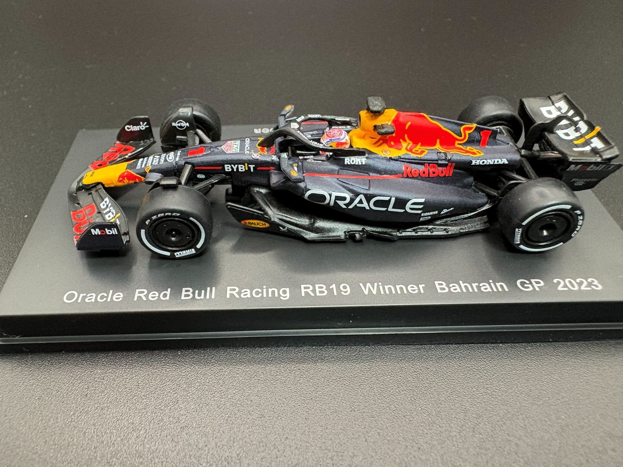 スパーク 1/64 オラクル レッドブル・レーシング 2023 RB19 #1