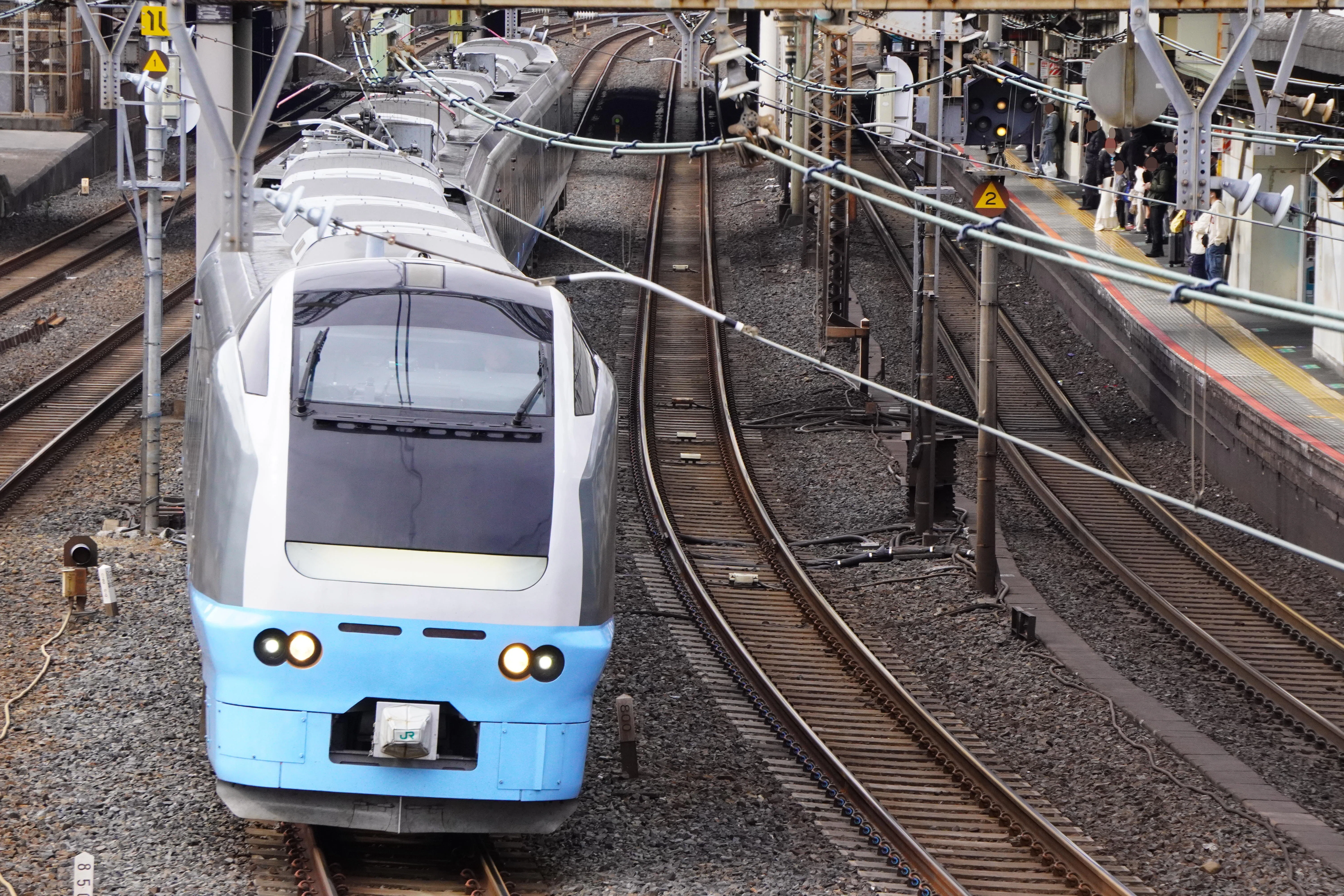 1本しかない電車とたくさん来る山手線《4/21》｜ヂーゼル機関車《masashi》