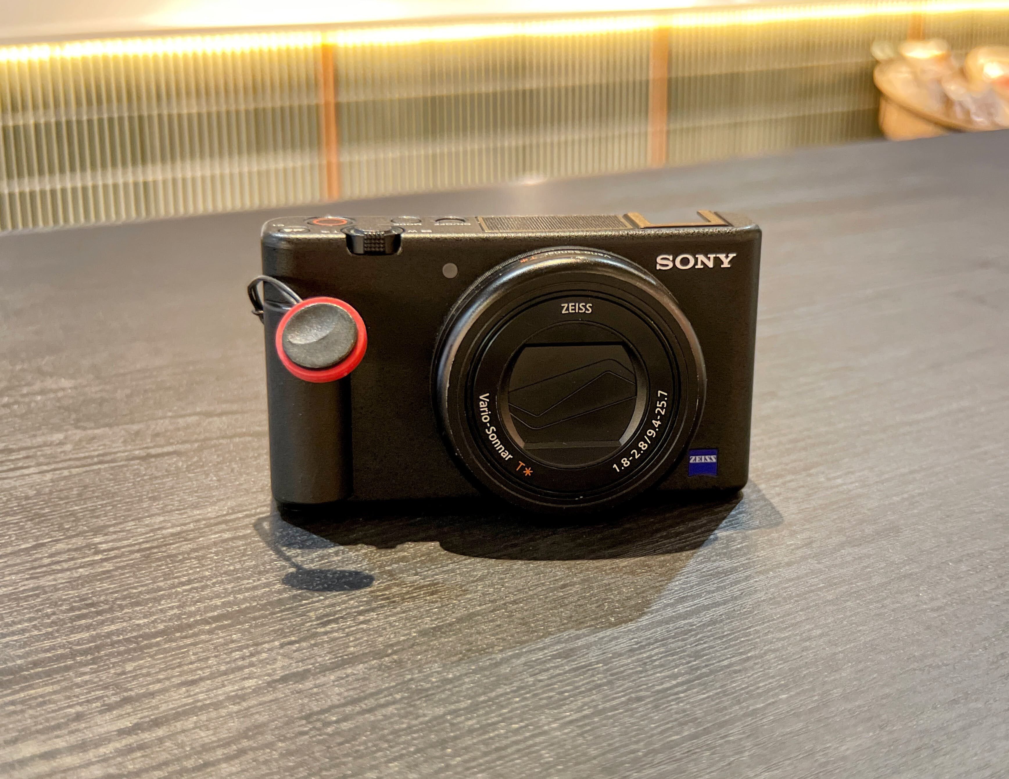 SONY ZV-1 デジタルカメラ ウィンドシールド&グリップ付き SONY コンパクトデジタルカメラ VLOGCAM ZV-1 シューティンググリップ