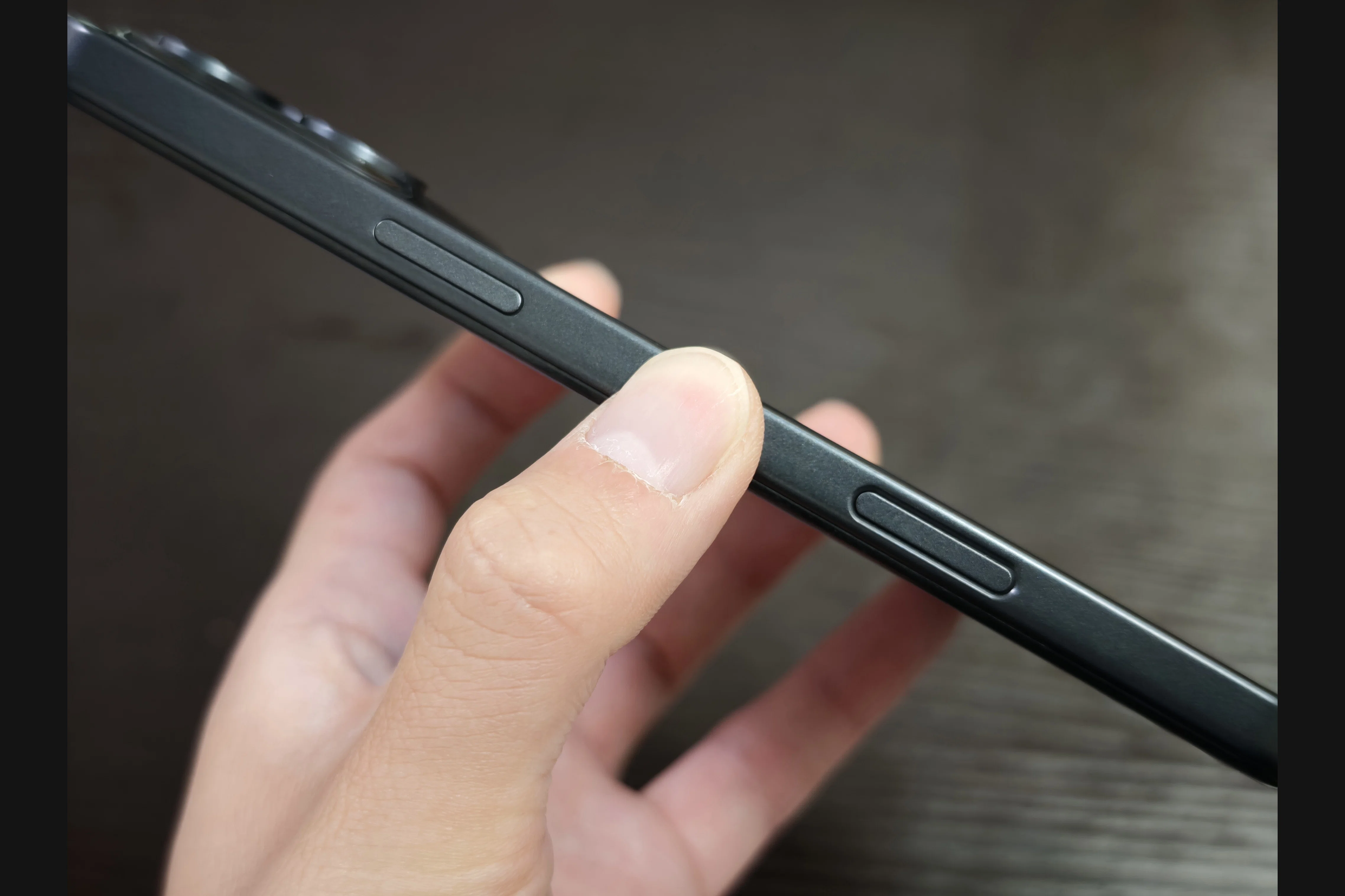 Blackview Wave7C レビュー】まるでりんごなデザイン。性能は褒められ