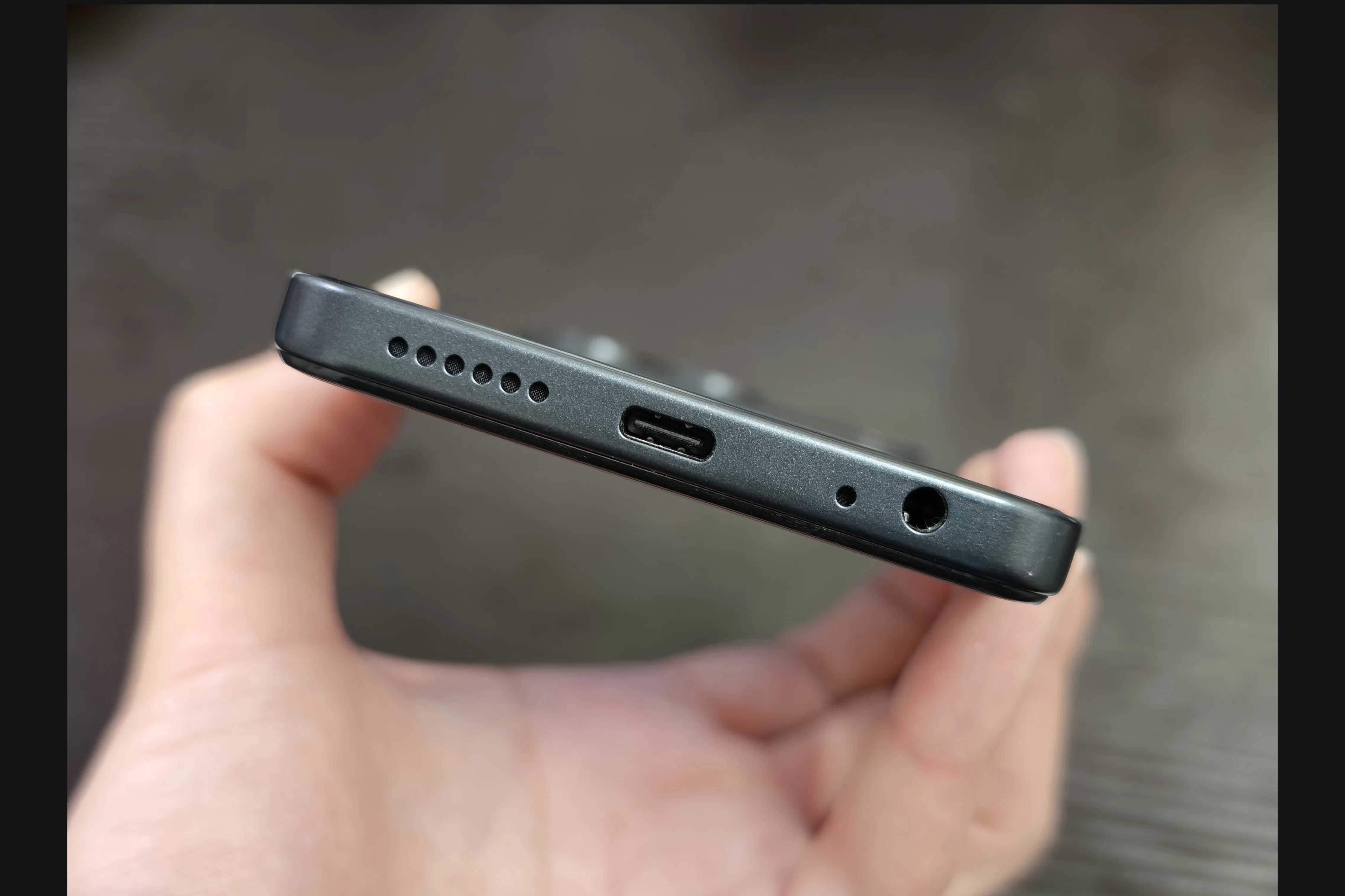 Blackview Wave7C レビュー】まるでりんごなデザイン。性能は褒められ