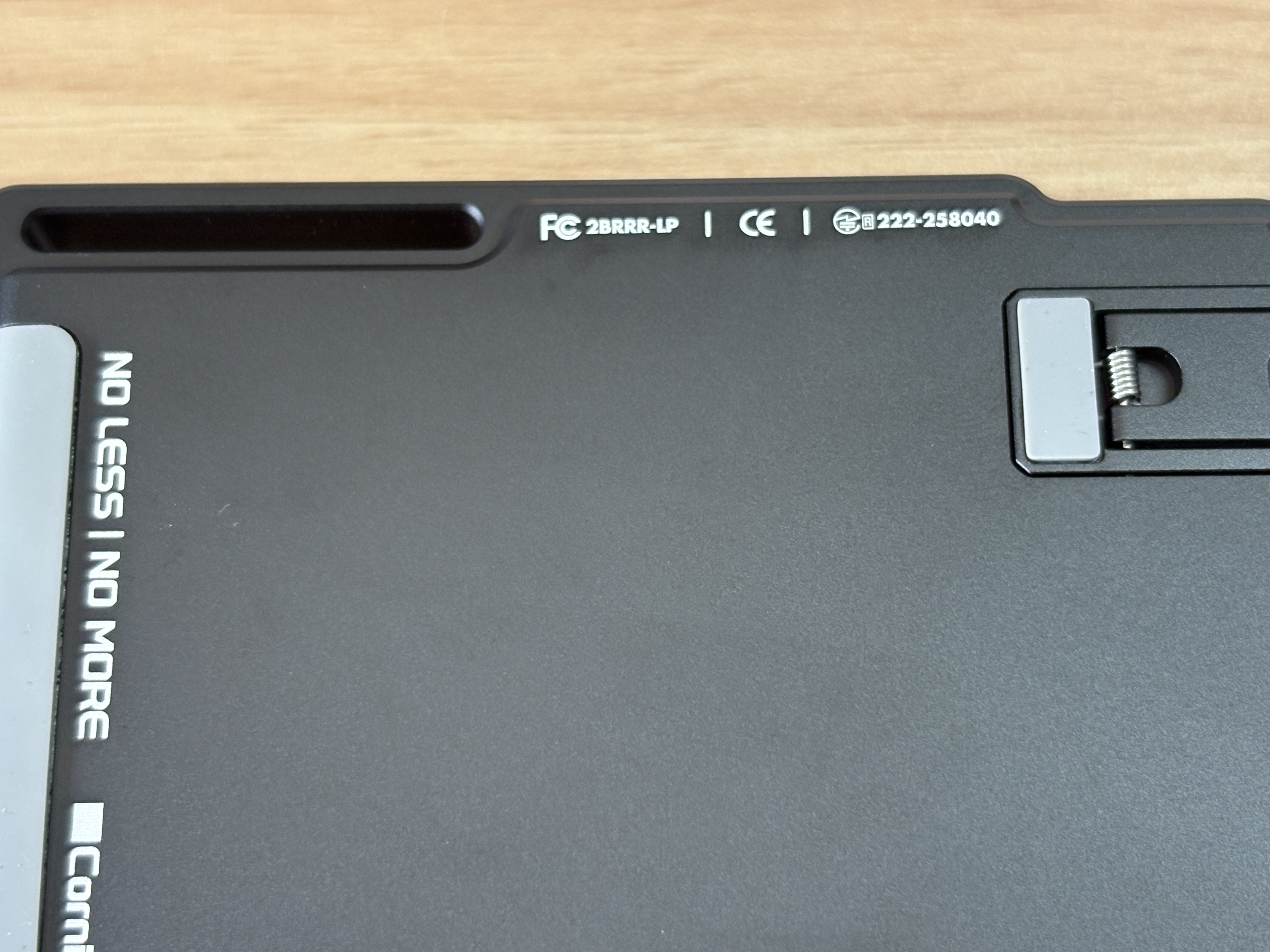 【美品】JezailFunder Cornix LP ブラック Cornix LP 無線 分割キーボード アルミ筐体 Bluetooth対応 ロー