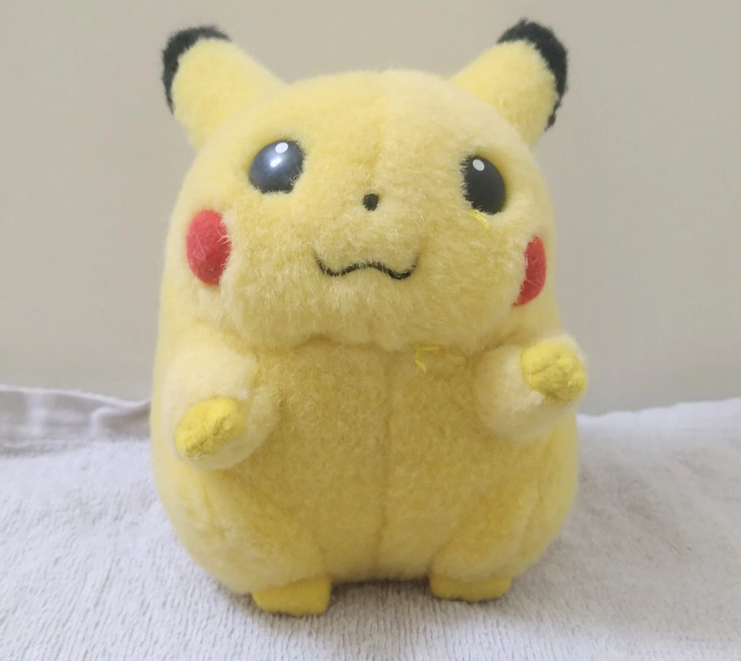 今のスタイリッシュな姿と全然違う？30年前のピカチュウ＆ピッピ