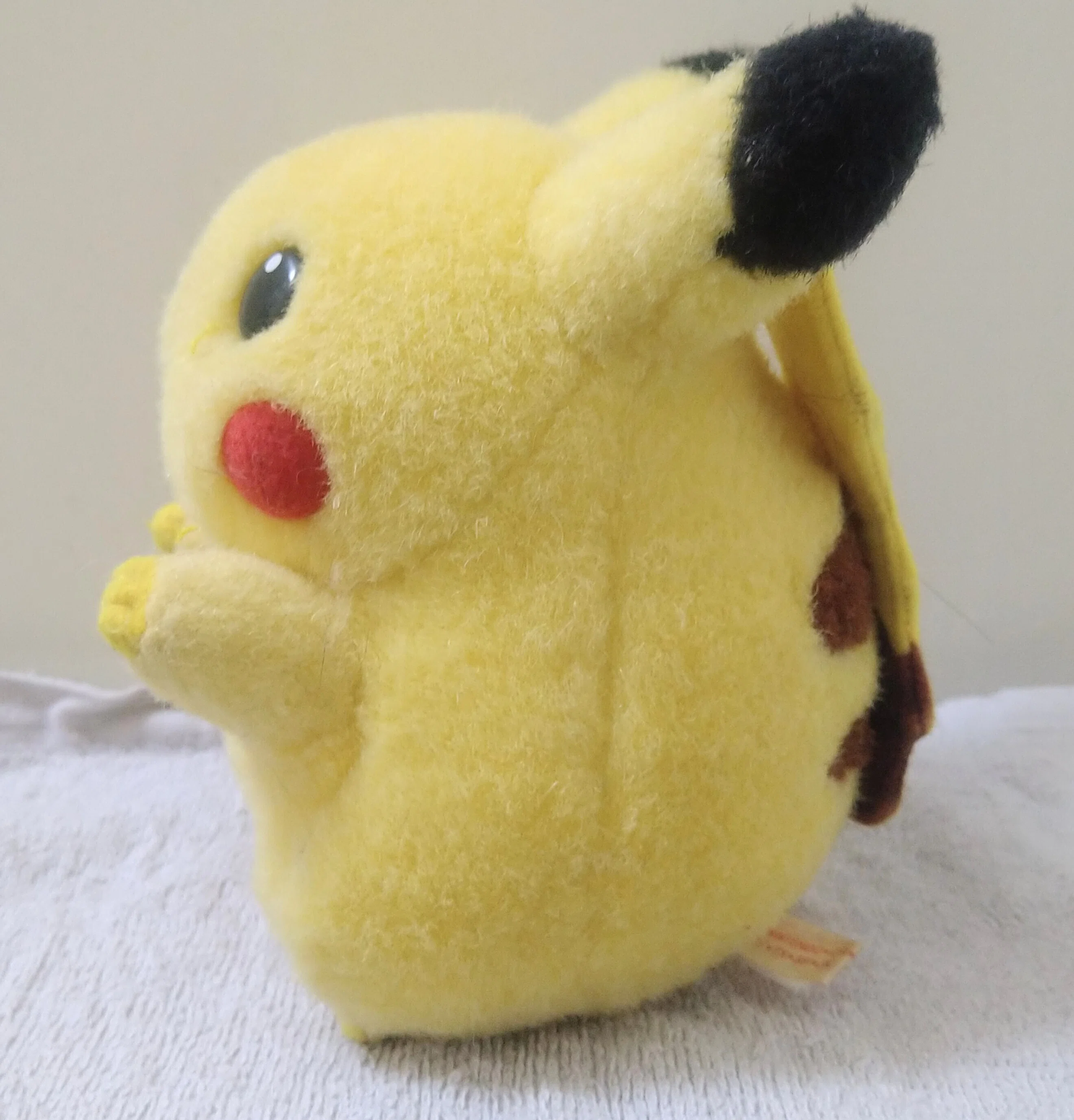 ポケモン　ぬいぐるみ　ピカチュウ　ヒトカゲ　ピッピ　初期　レトロ 今のスタイリッシュな姿と全然違う？30年前のピカチュウ＆ピッピ