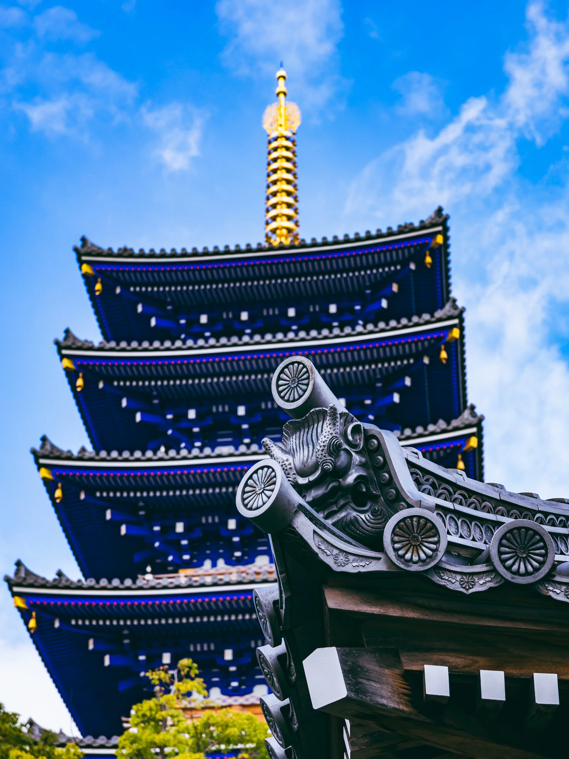 兵庫 中山寺の青い塔｜M.おおつき