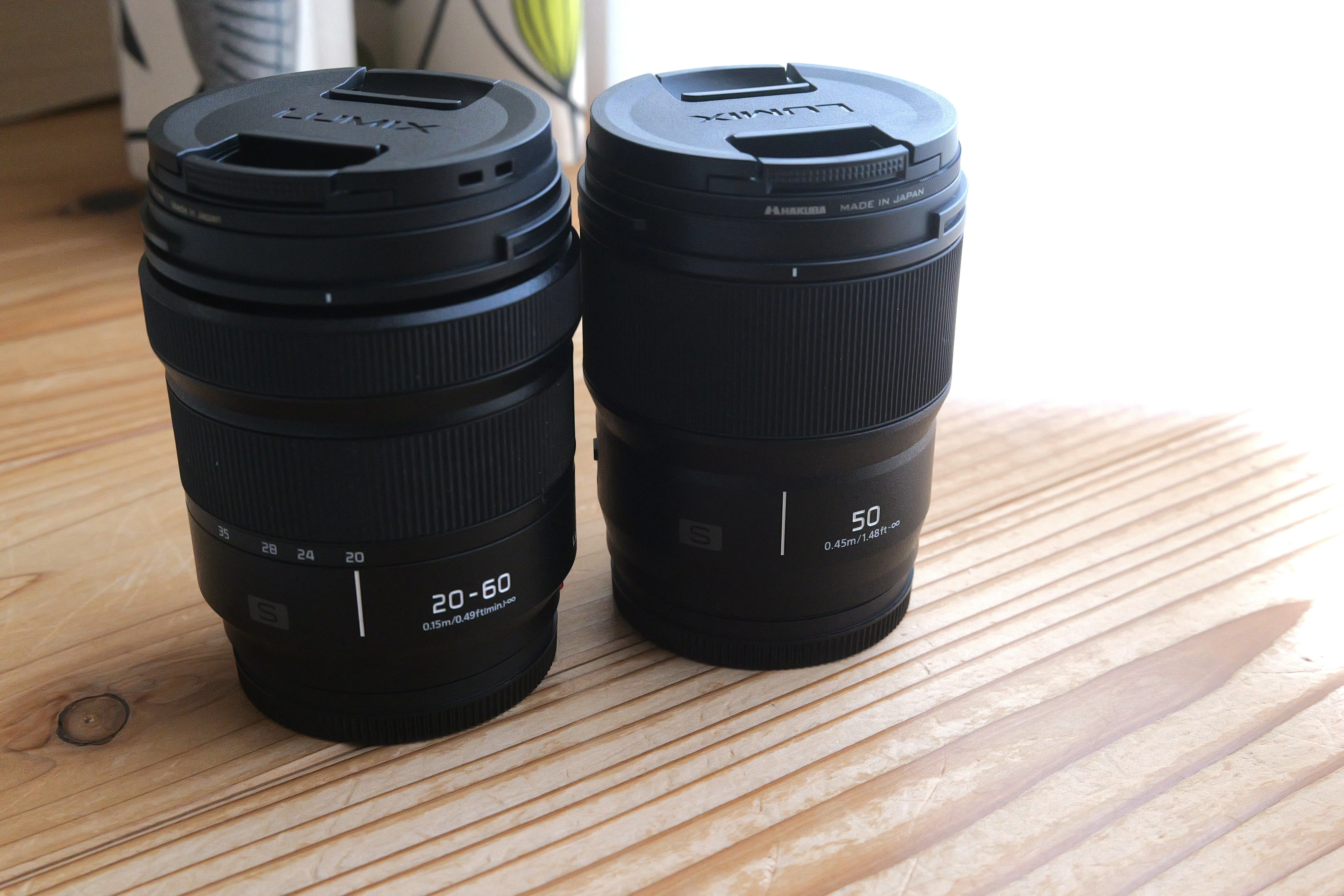 LUMIXS9と合わせる最初のレンズは20-60mmF3.5-5.6と50mmF1.8どっちが