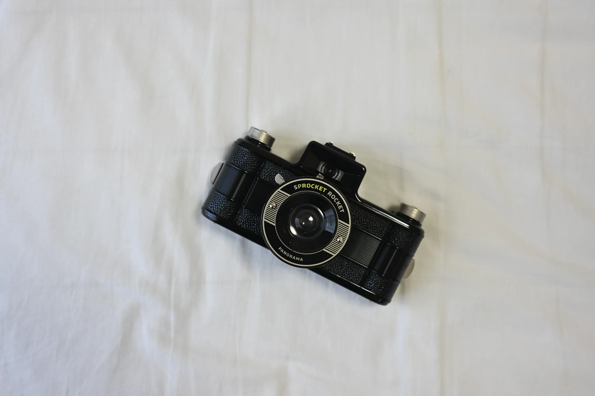パノラマヘッド CR-30C、パノラミックな写真が撮れる付属品！ どう写る？ どう撮る？ 液体を注入するパノラマカメラ「HydroChrome