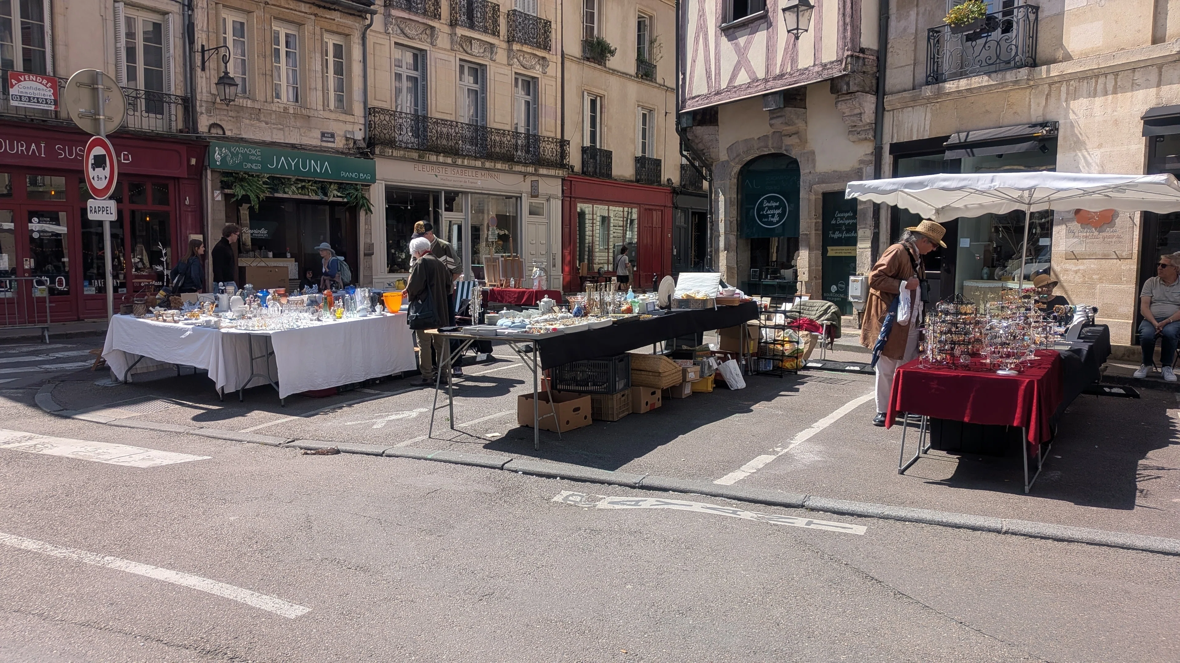 やっぱり買えばよかったかな？」が蚤の市のいいところ。#フランス