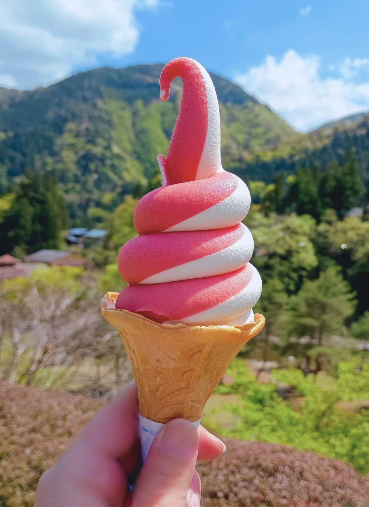 苺のソフトクリーム