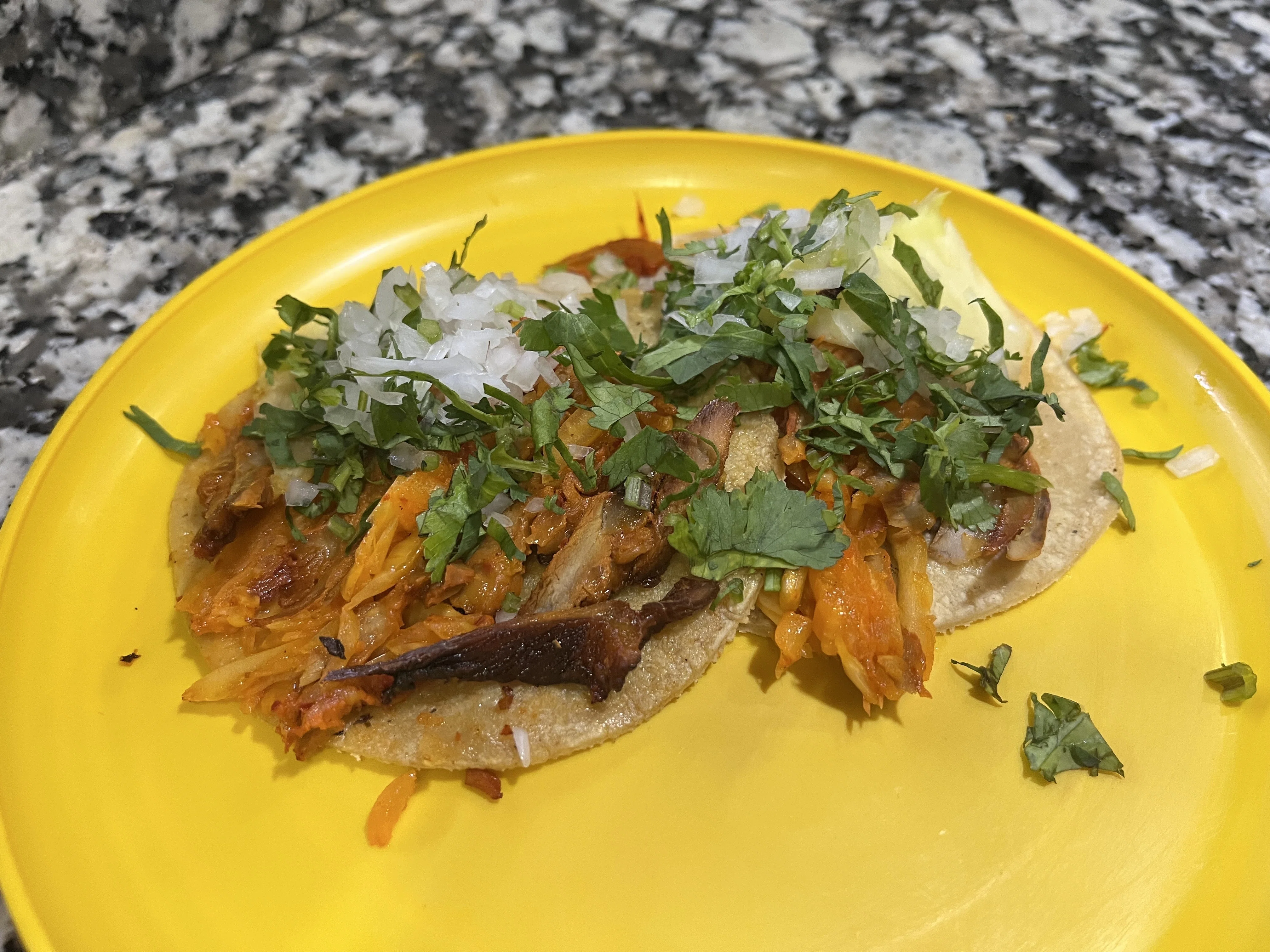 LOS PARADOS】メキシコシティの立ち食いタコス名店へ。深夜の炭火