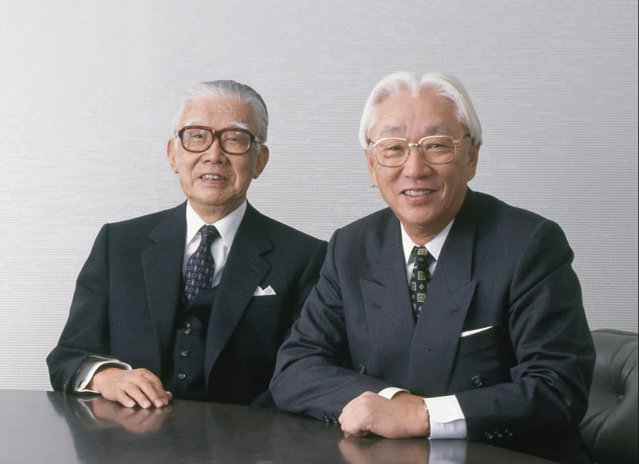 1991年／創立45年　井深さん（83歳、写真左）、盛田さん（70歳、写真右）