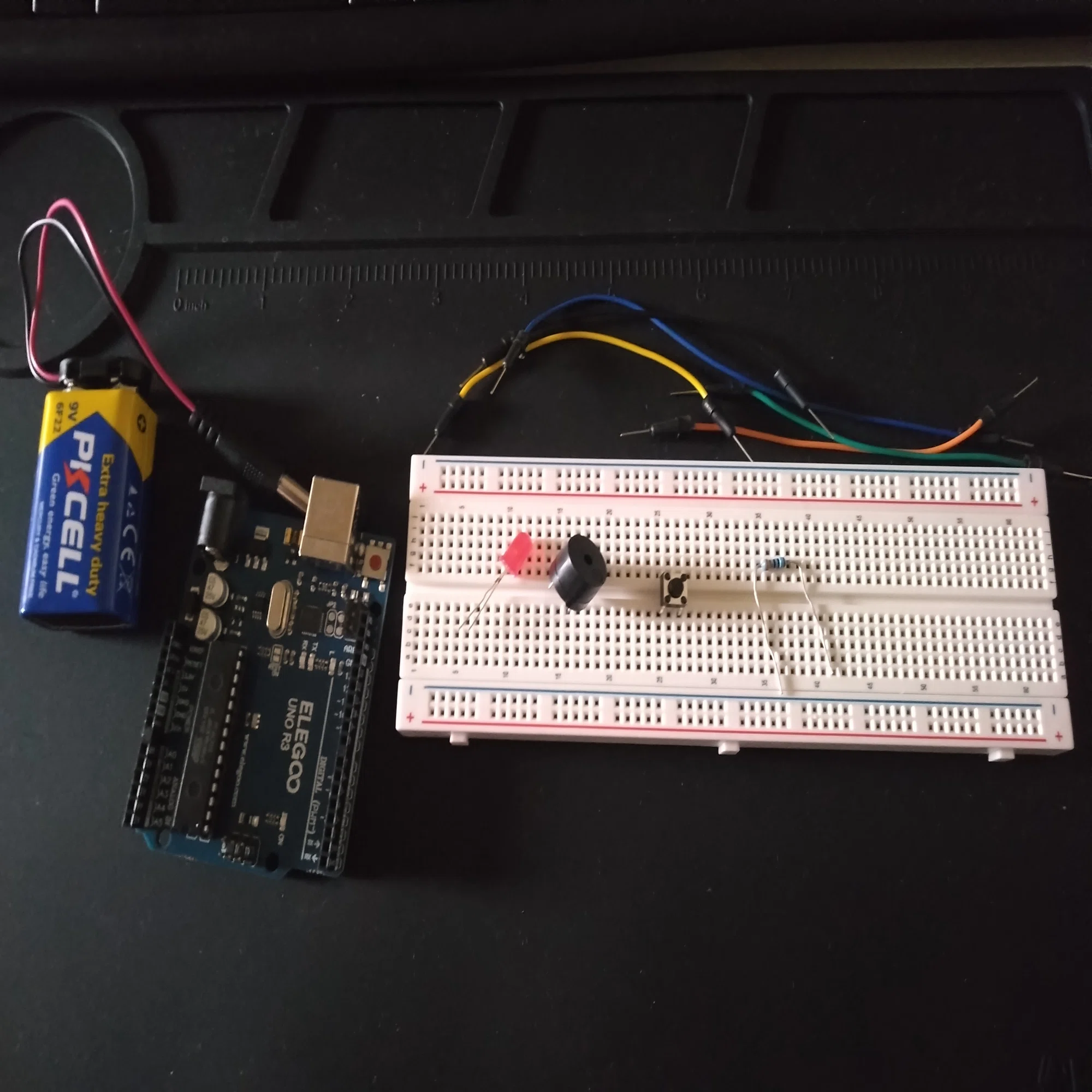 電子工作】ブレッドボードをマスターするぞ！まずは＋と－の列から 