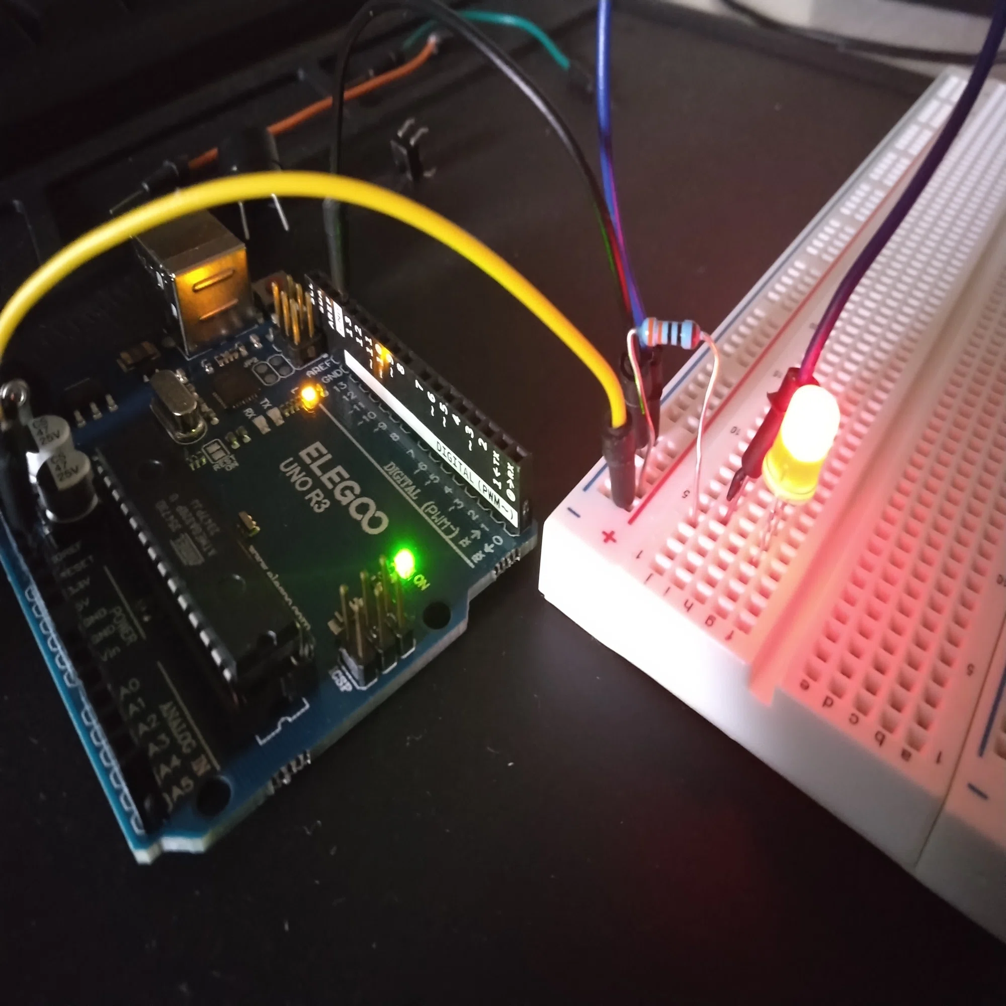 電子工作】ブレッドボードをマスターするぞ！まずは＋と－の列から 