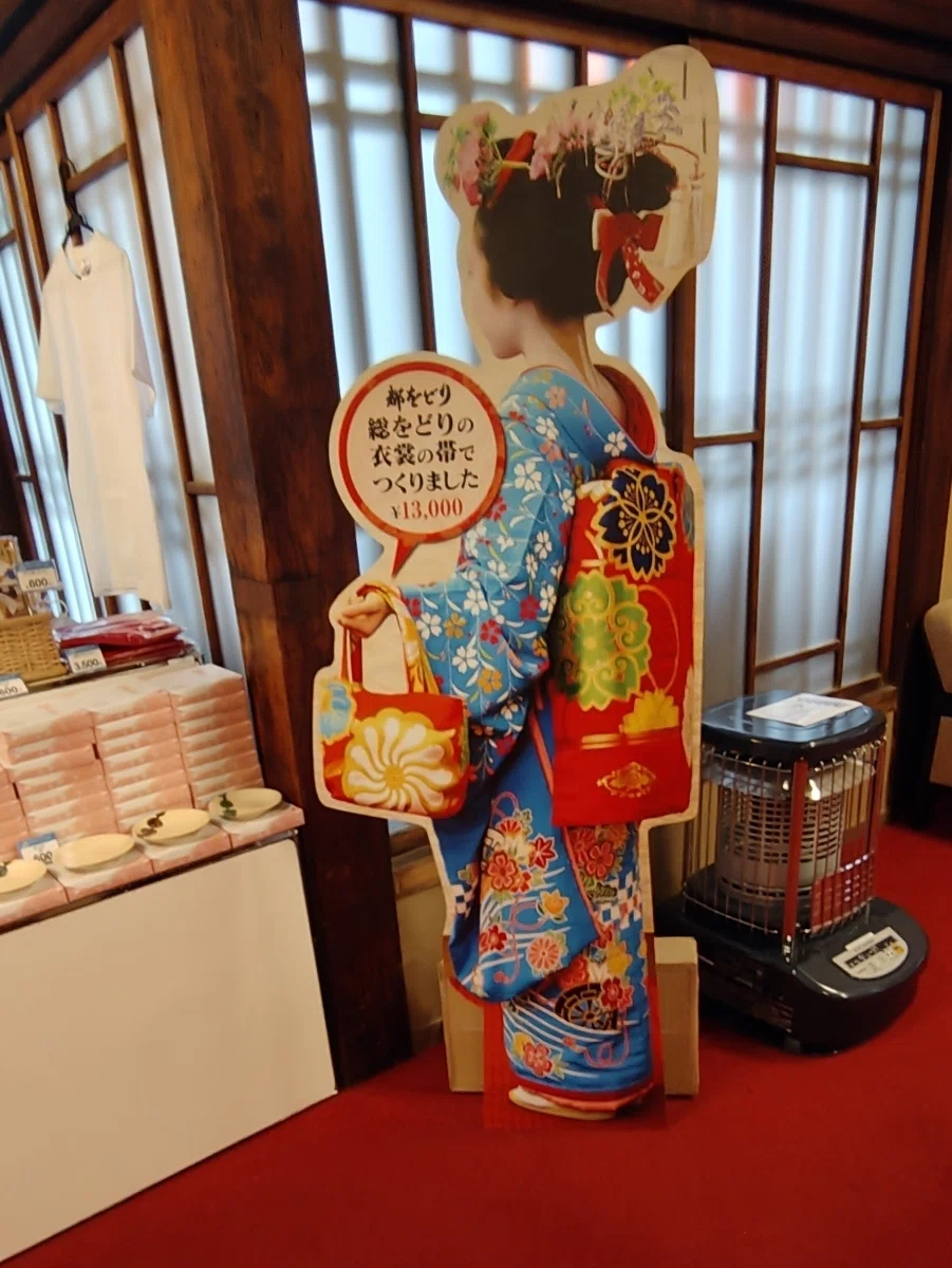 お買い得送料込み美品　超大作京都神社に舞子さん大型水彩画¥180000大幅値下げ 舞妓超大作大型絵画 縦109cm 水彩画 日本画 美術品 インテリア 京都