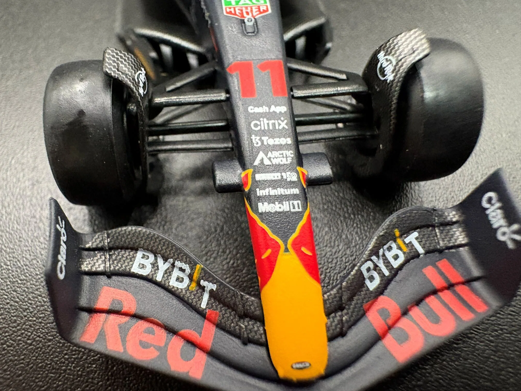 MINI GT 1/64 オラクル レッドブル・レーシング RB18 #11 セルジオ