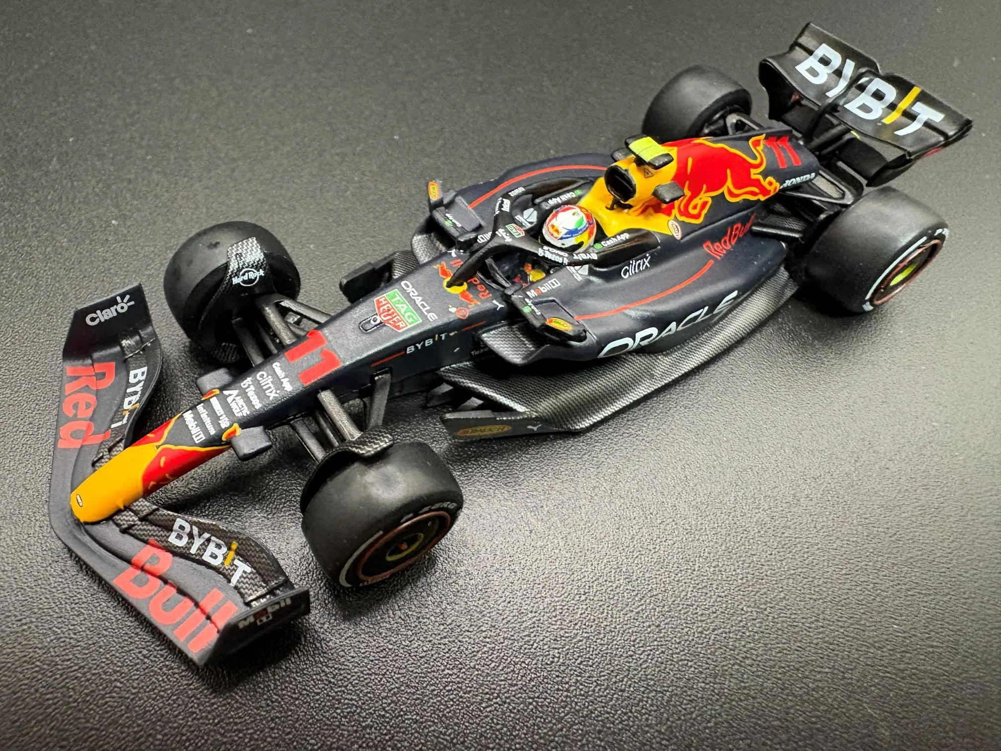 MINI GT 1/64 オラクル レッドブル・レーシング RB18 #11 セルジオ