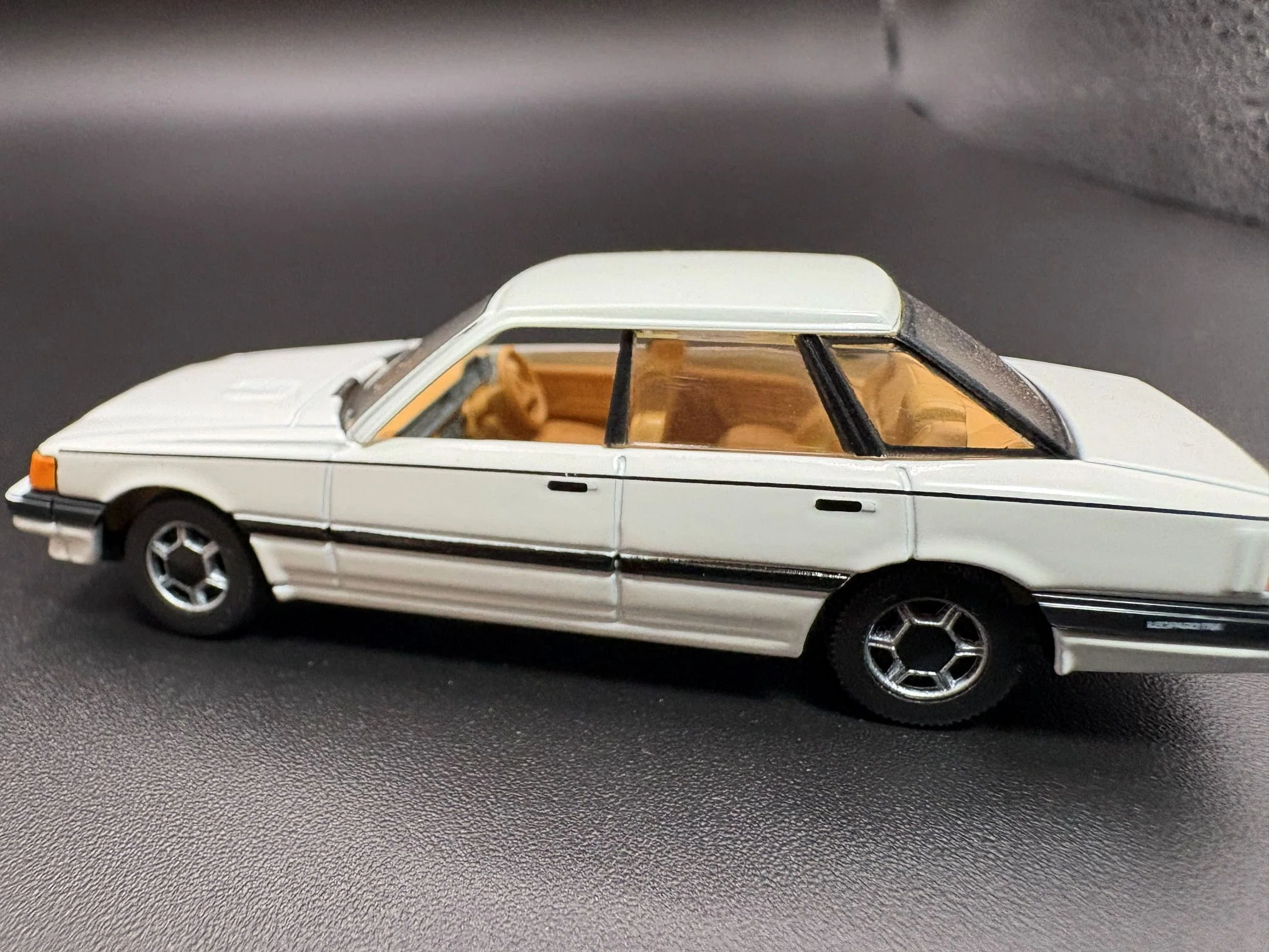 トミカリミテッドヴィンテージ NEO LV-N03a 日産レパードTR-X（白）｜のり