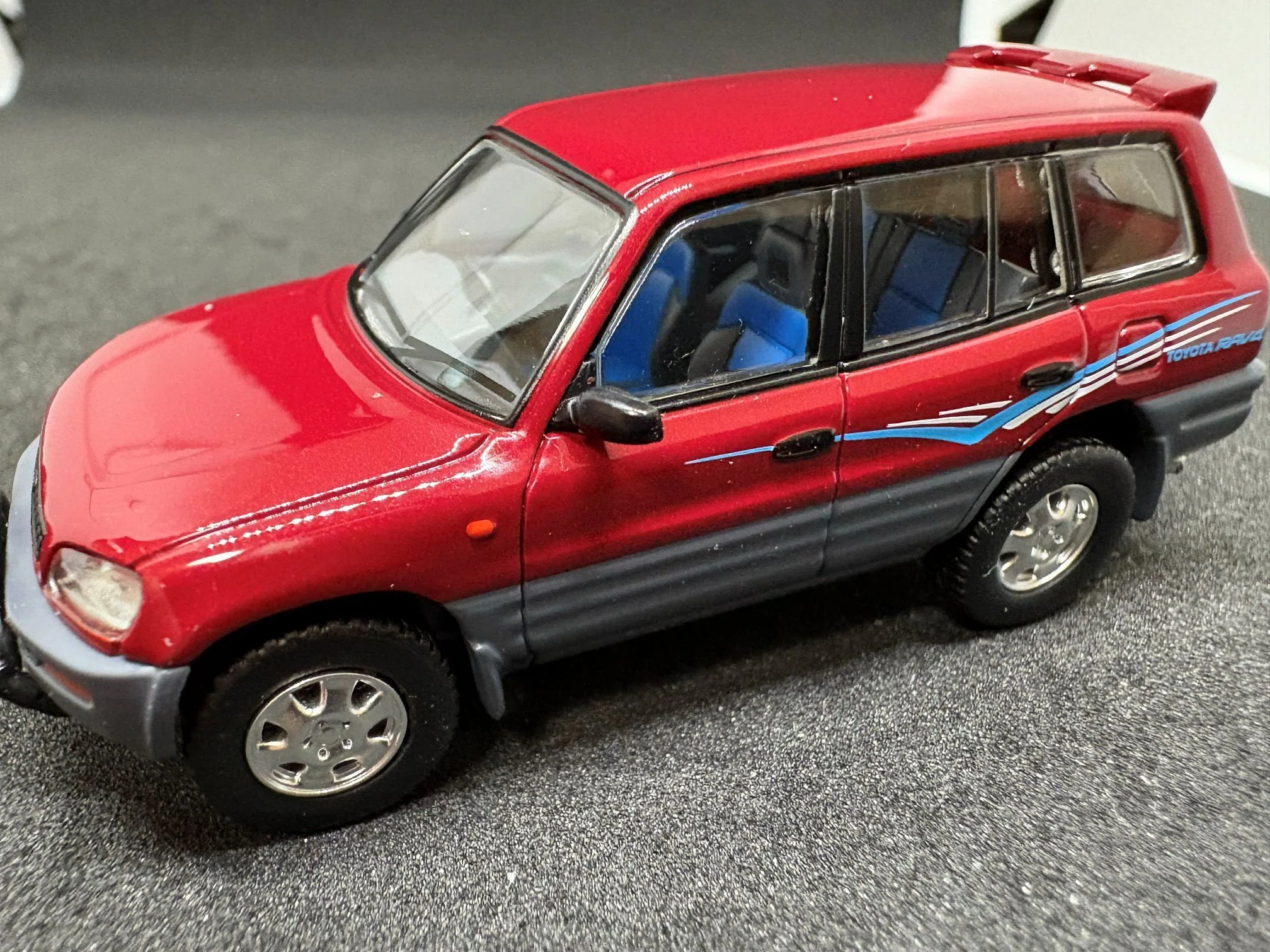 トミカリミテッドヴィンテージ NEO LV-N354a トヨタ RAV4L V（ワイン
