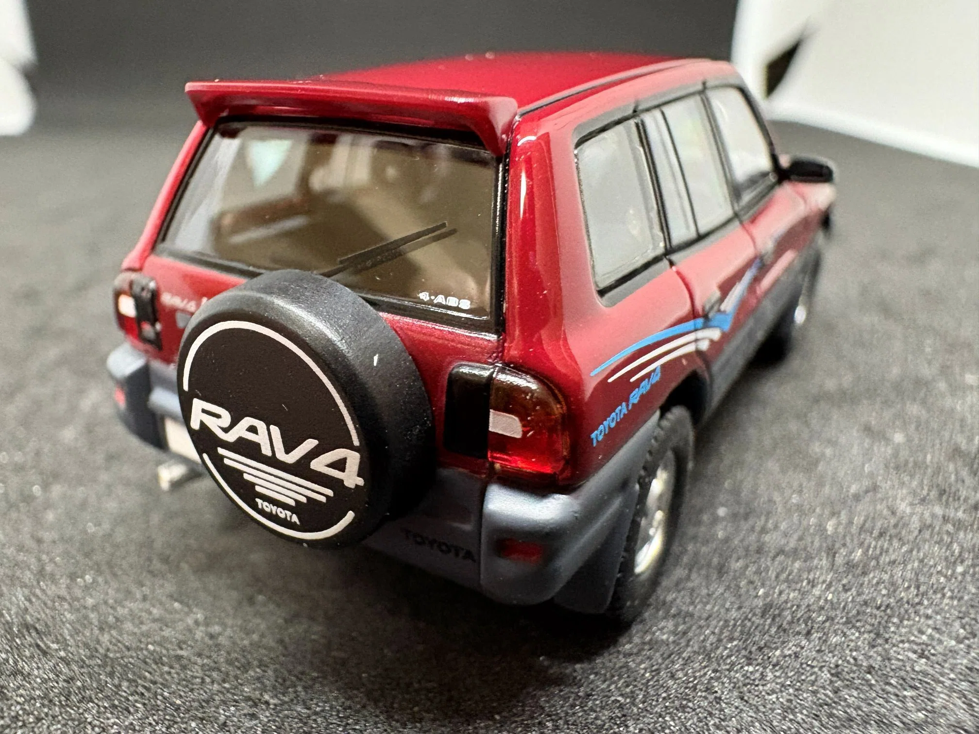 トミカリミテッドヴィンテージ NEO LV-N354a トヨタ RAV4L V（ワイン