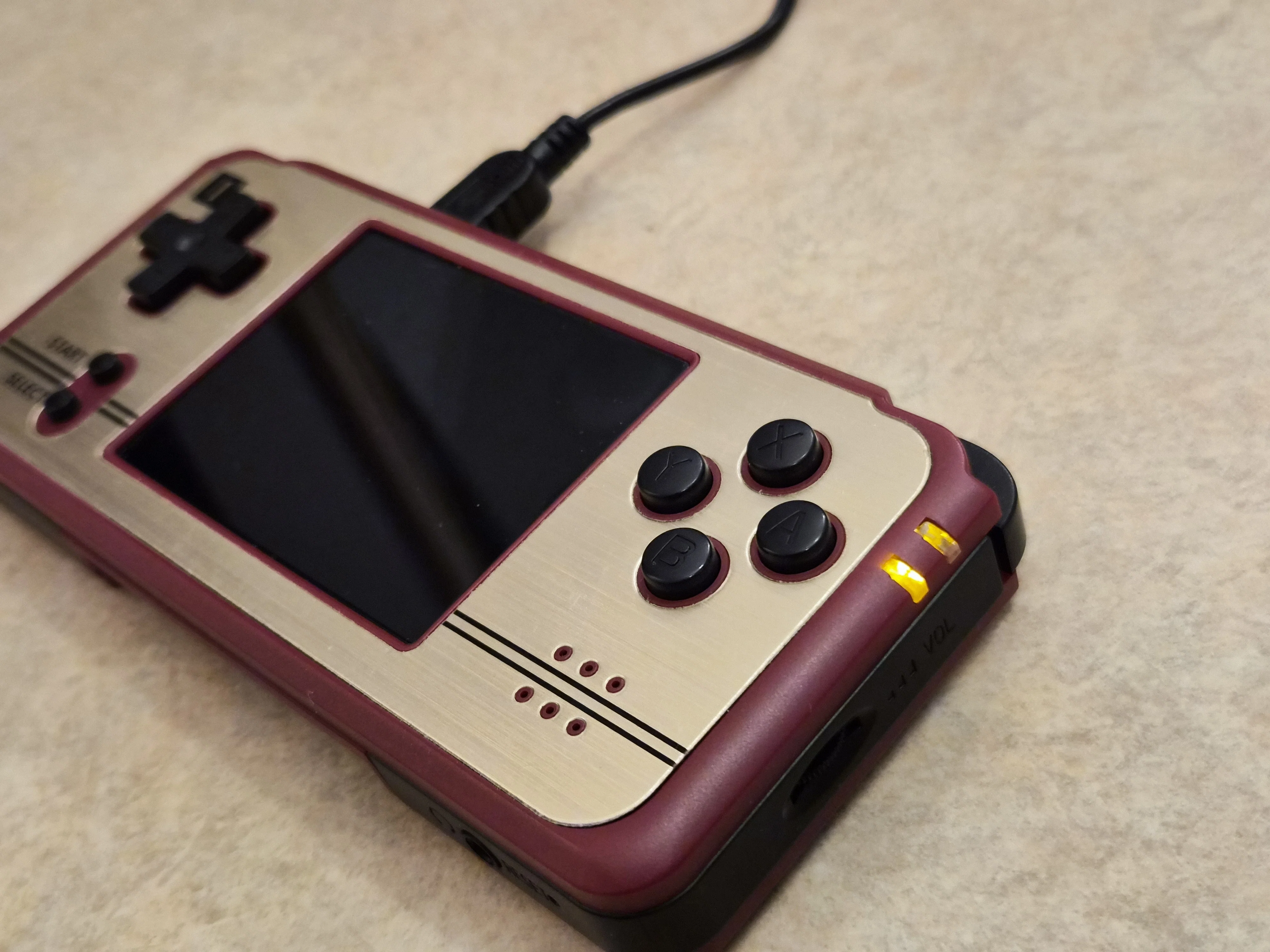 互換機「K101 PLUS」でゲームボーイアドバンスを遊ぶ(画面が明るいは