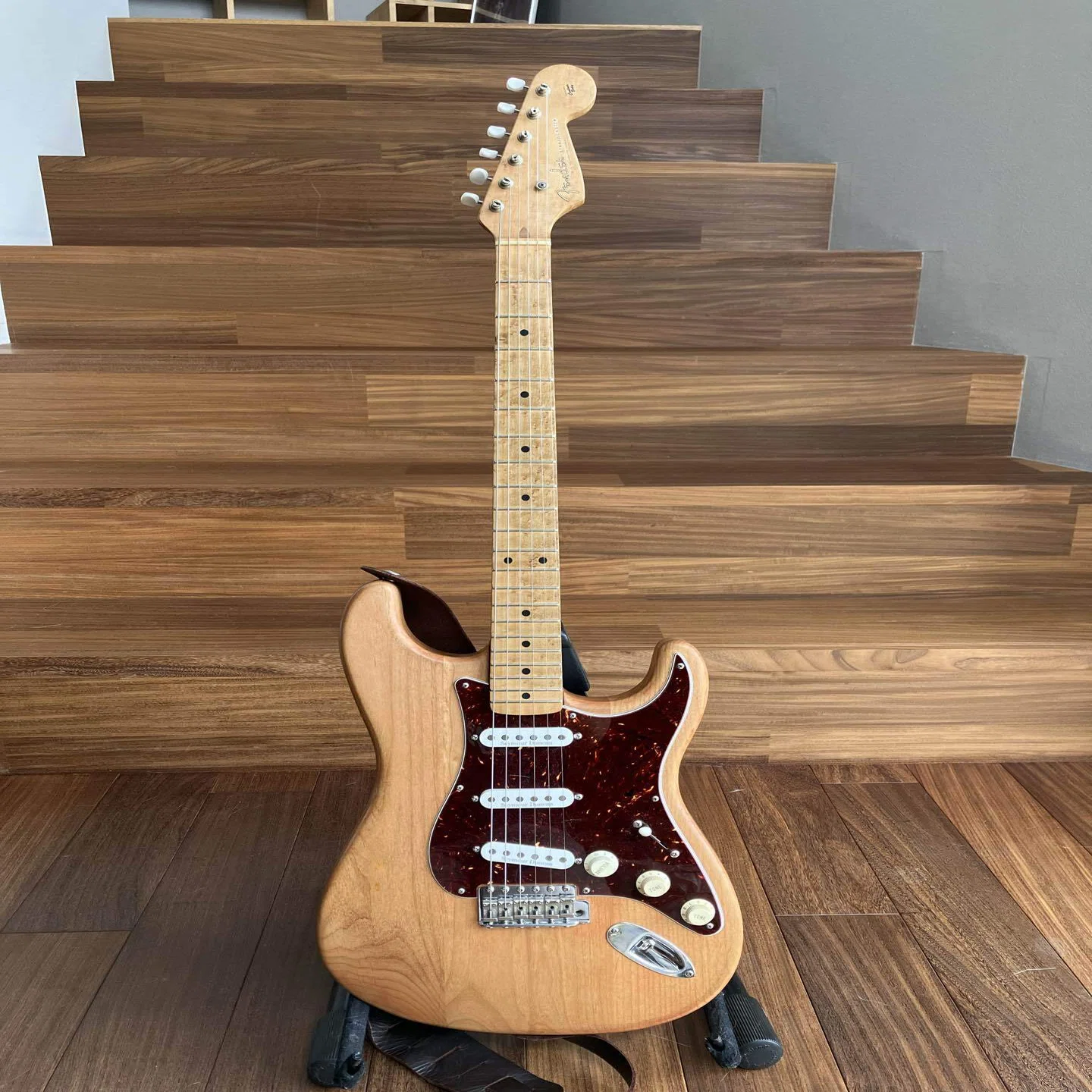 理想のギターはナチュラル系【Fender Mod Shop】｜Yuuki