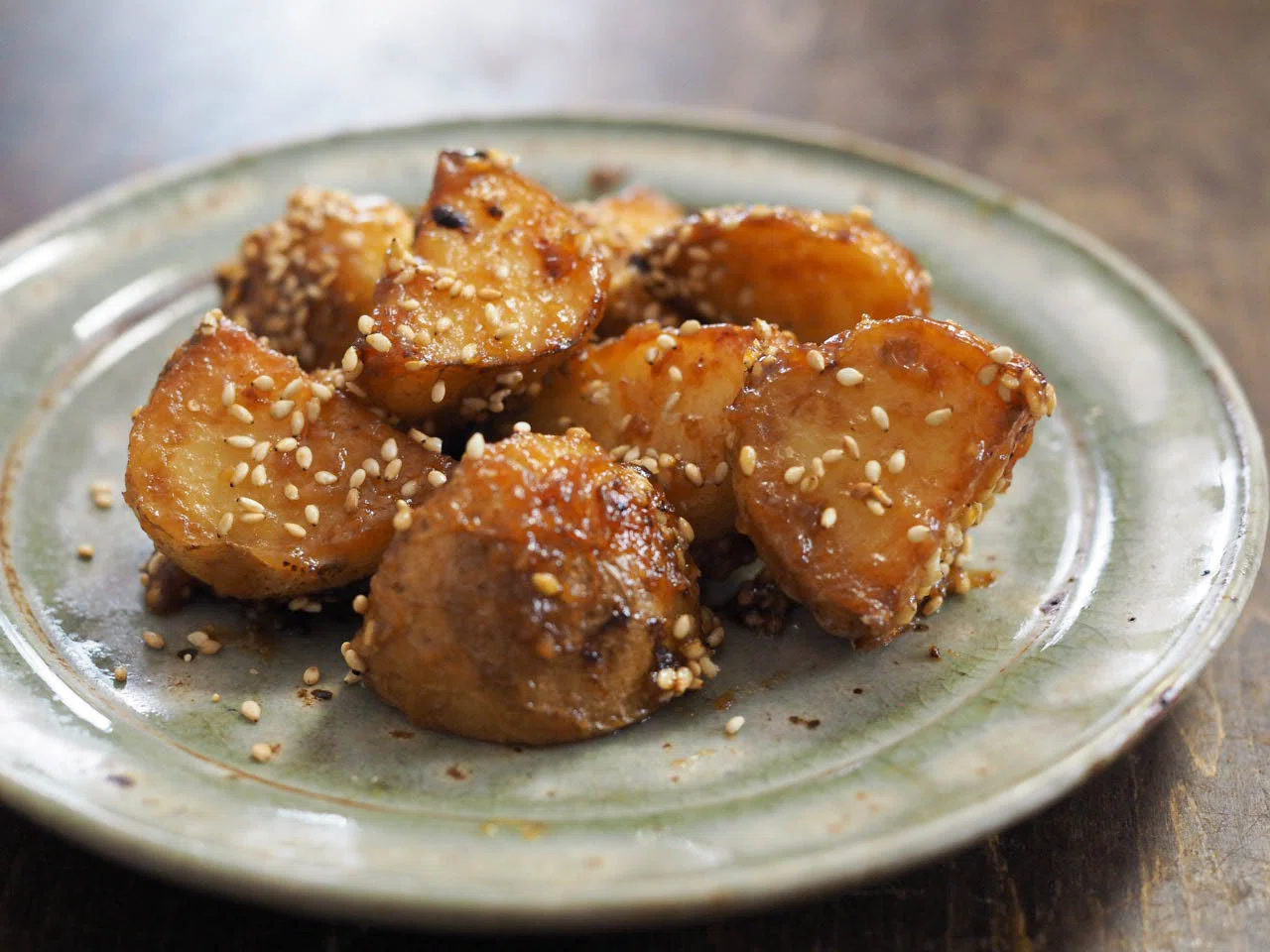 Miso-flavored Baked Potato] Easy with microwave heating♪｜奥薗壽子