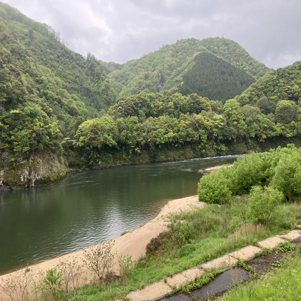 キシツツジと何気ない美郷バレースポット｜島根県美郷町公式 note