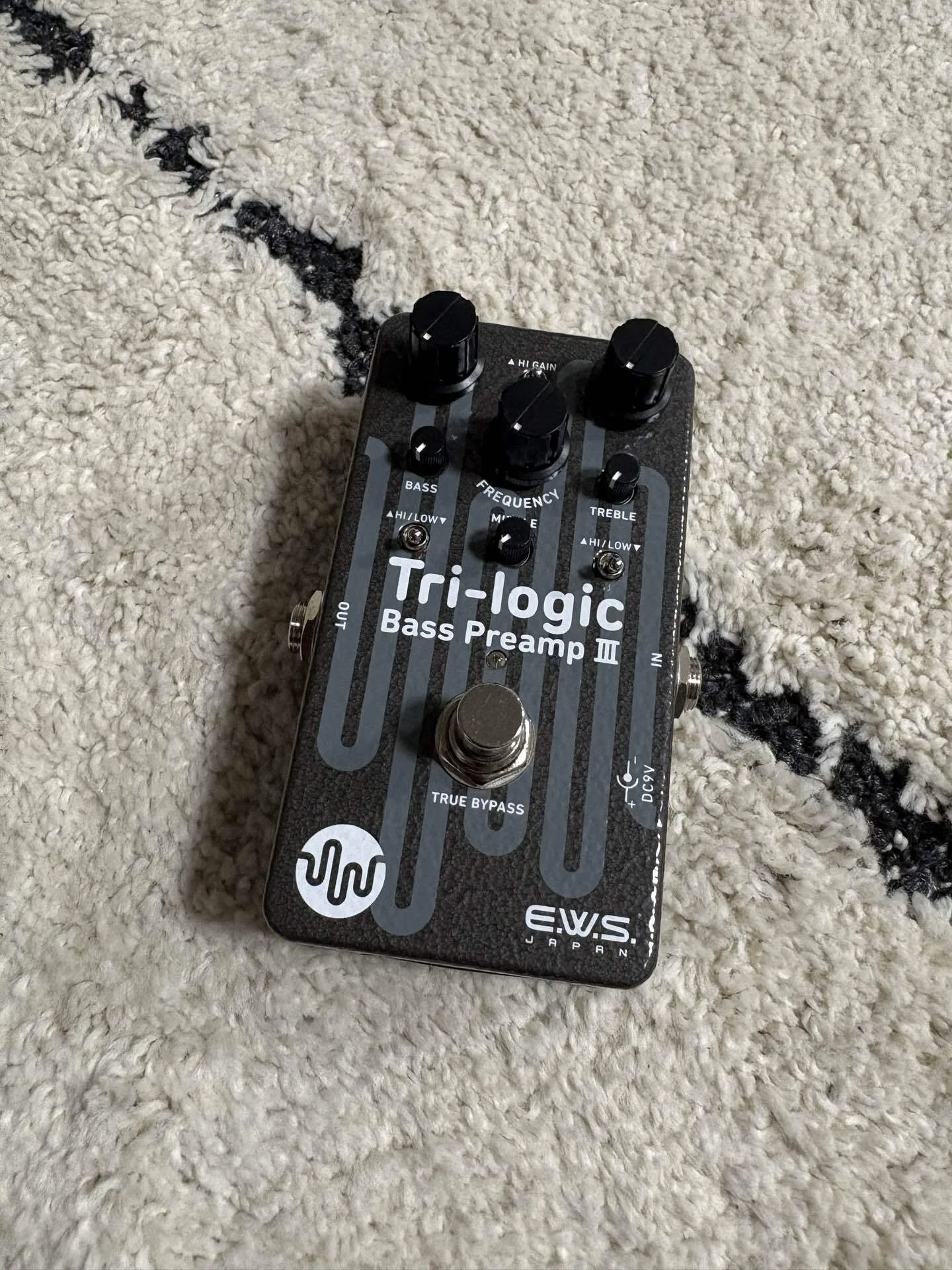 I tried playing the Tri-logic Bass Preamp 3｜Linus