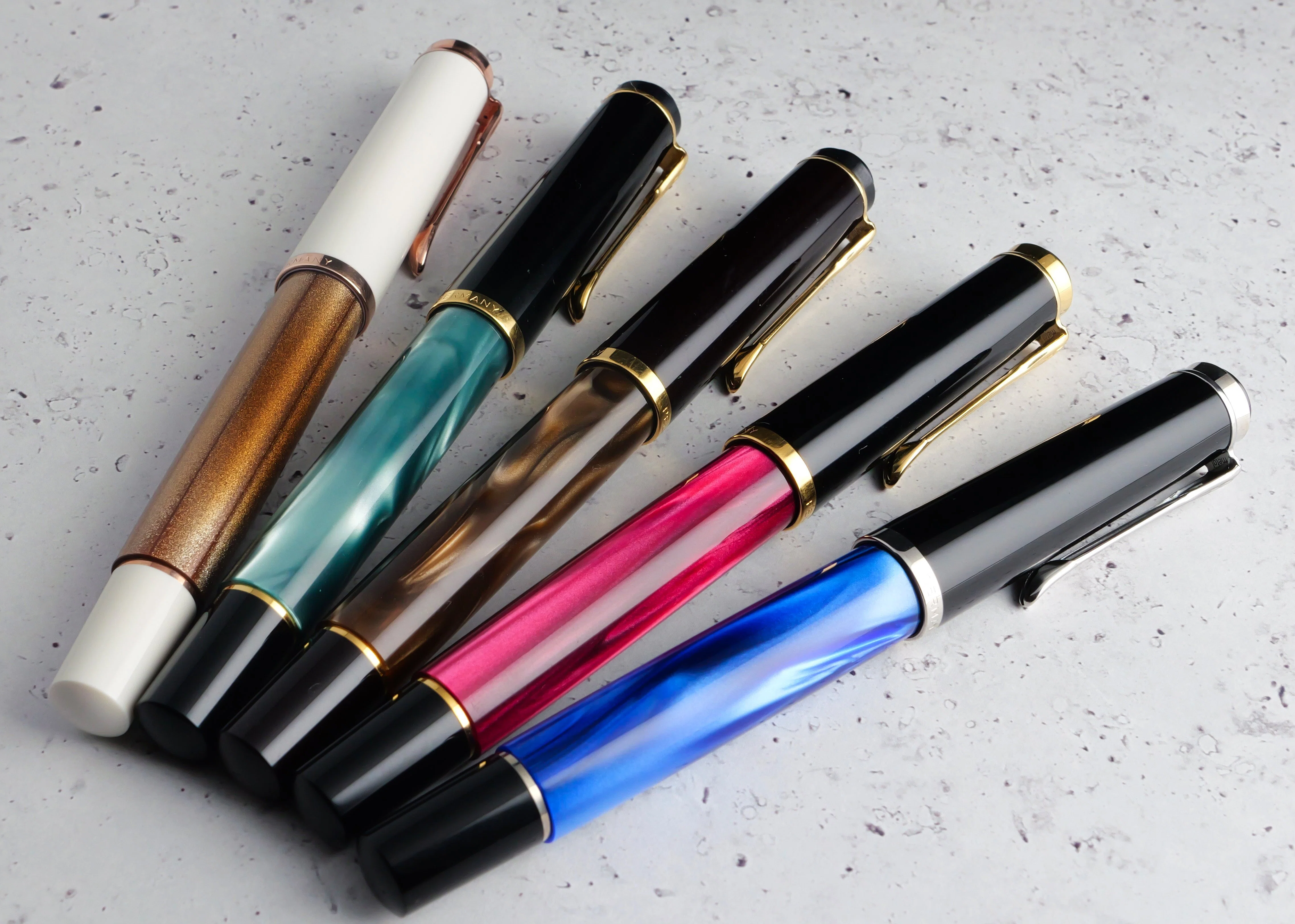 美しさには抗えない - Pelikan Classic M205 Blue Marbled｜Hideo Takehara