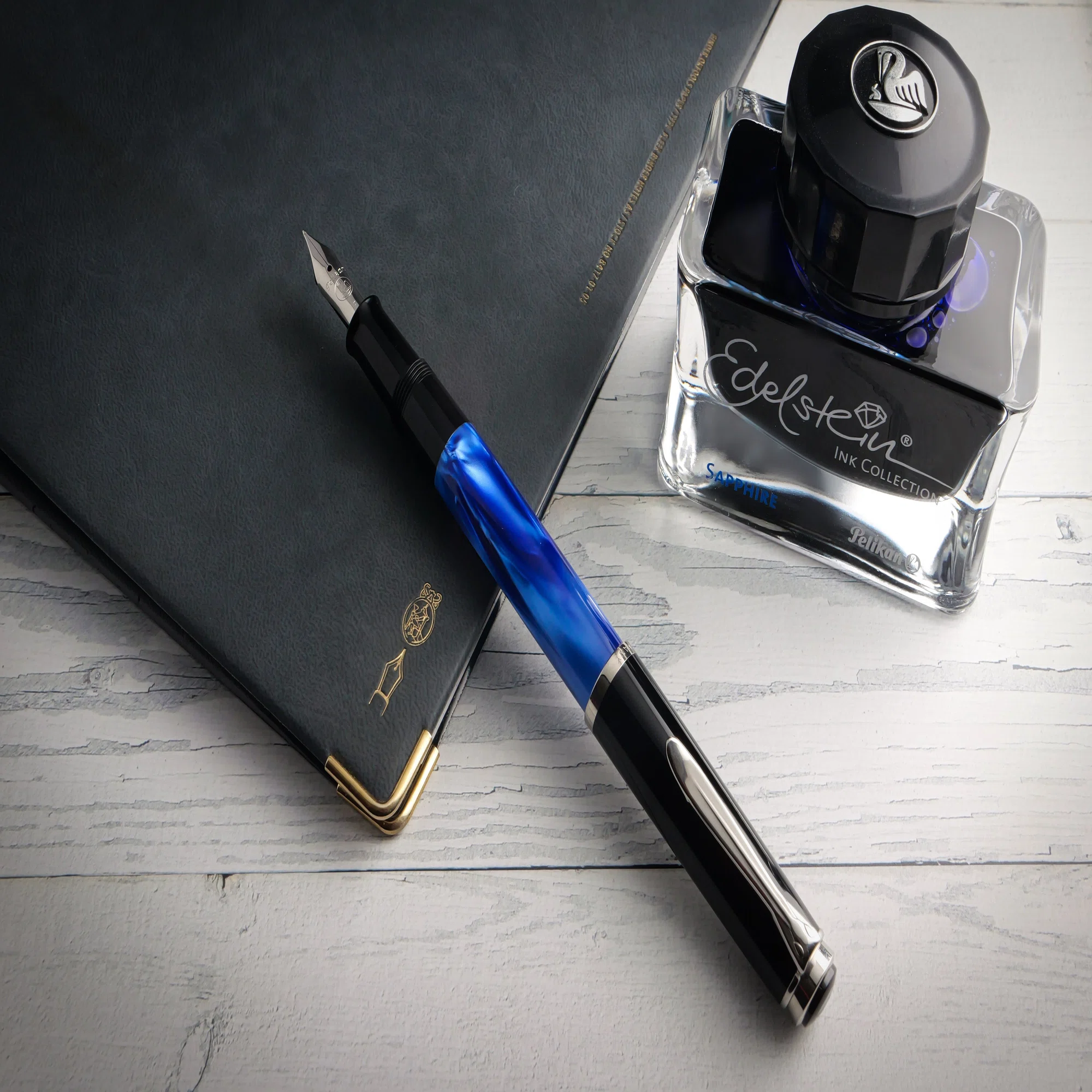 美しさには抗えない - Pelikan Classic M205 Blue Marbled｜Hideo Takehara