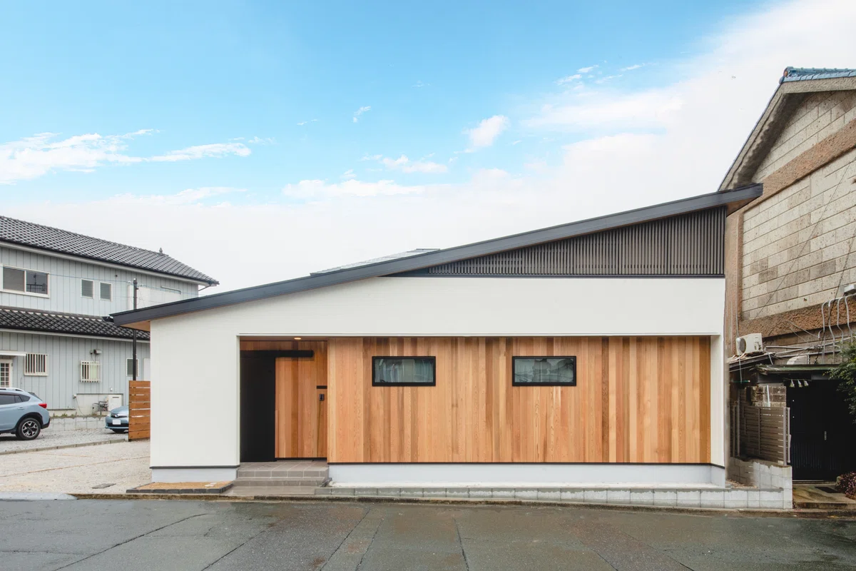 その屋根、正解？平屋で人気の片流れ屋根のメリット・デメリットとは｜アンドデザインラボ