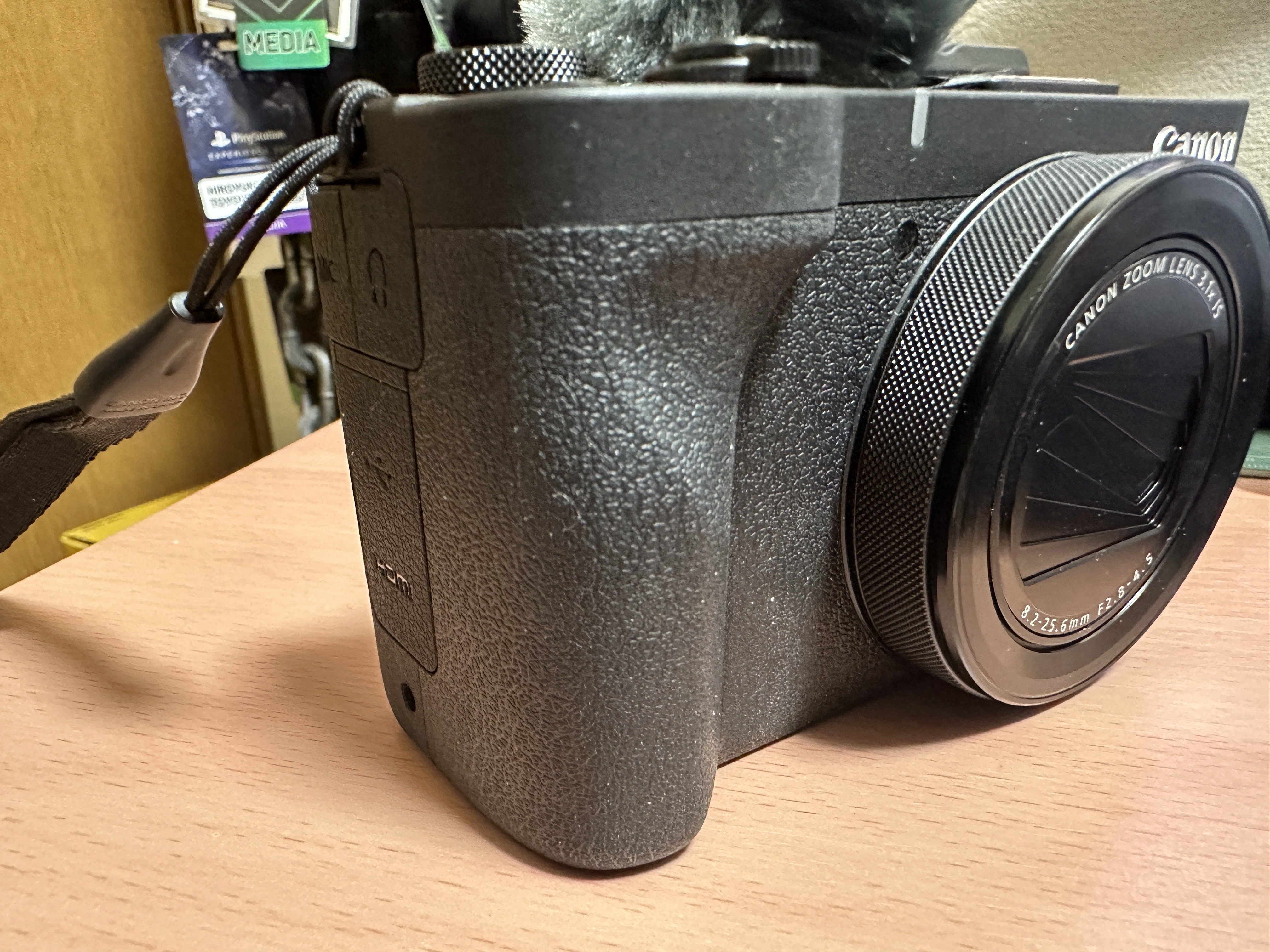 Canonカメラ　【決まりました】 カメラ】Canon決算に見えた“コンデジ回帰”。PowerShot V1を持ち歩いて