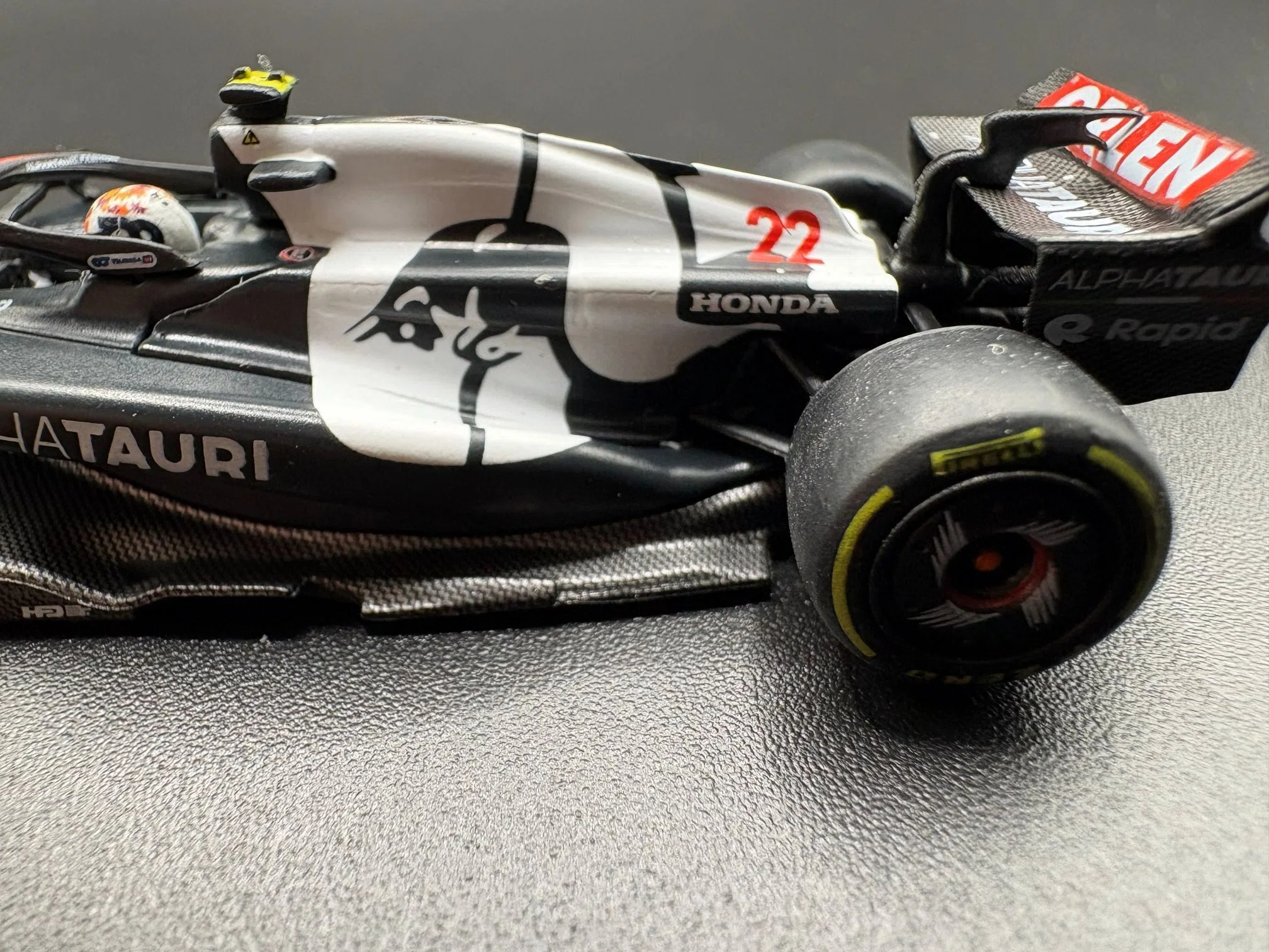 MINI GT 1/64 アルファタウリ AT04 #22 角田 裕毅 2023 F1 MINI GT 1/64 アルファタウリ AT04 #22 角田 裕毅 2023 F1