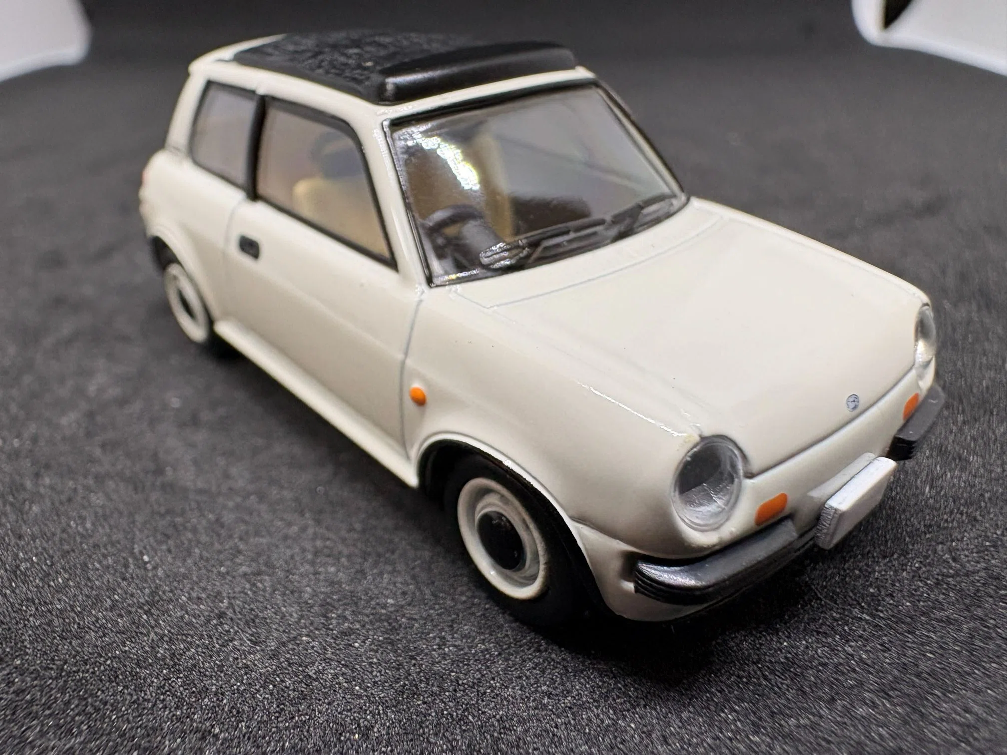 トミカリミテッドヴィンテージ NEO LV-N107a 日産 Be-1 バッグつき（白